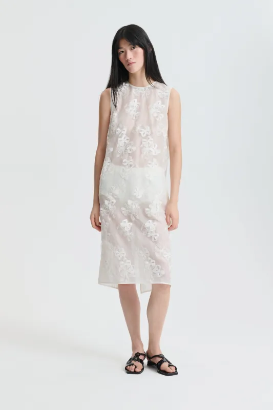 CBFEERO | DRESS ROSETTE ORGANZA EMB VINTAGE IVORY made by Cecilie Bahnsen