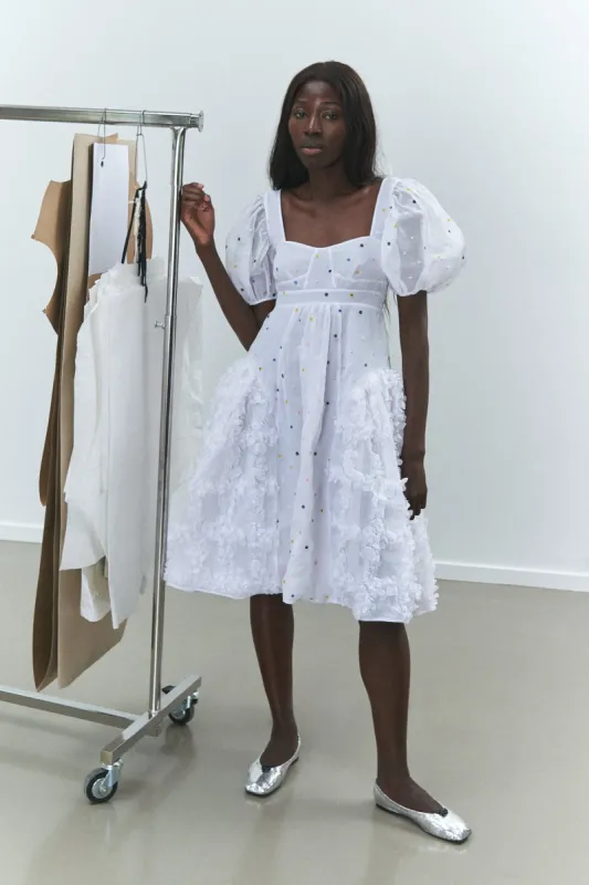 LUMI | DRESS 3D FLORAL GRID WHITE BRIDAL made by Cecilie Bahnsen