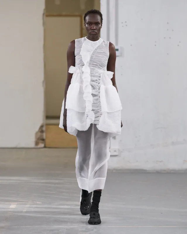 GISELLE | DRESS POSY MATELASSÉ WHITE made by Cecilie Bahnsen