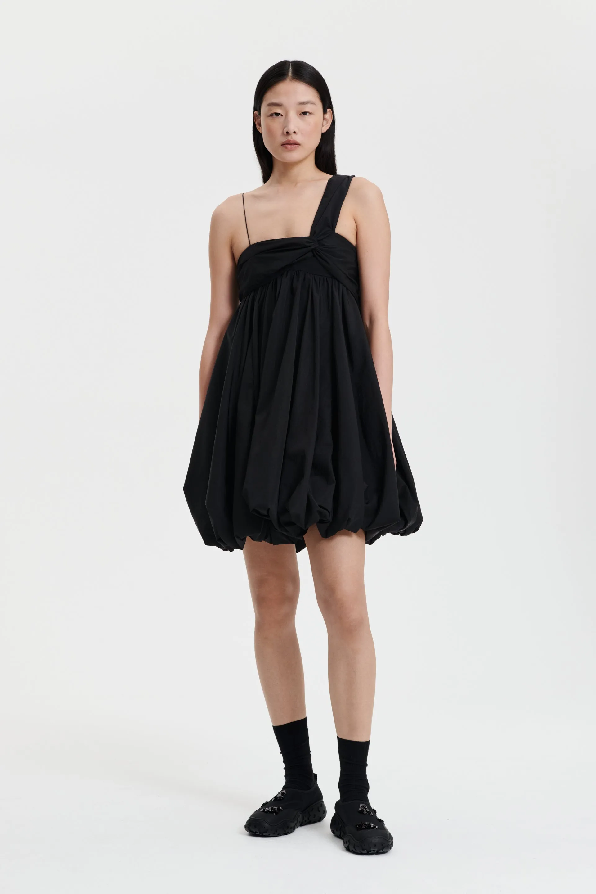 VICTORIA | DRESS CRINKLE PARACHUTE BLACK sold by Cecilie Bahnsen
