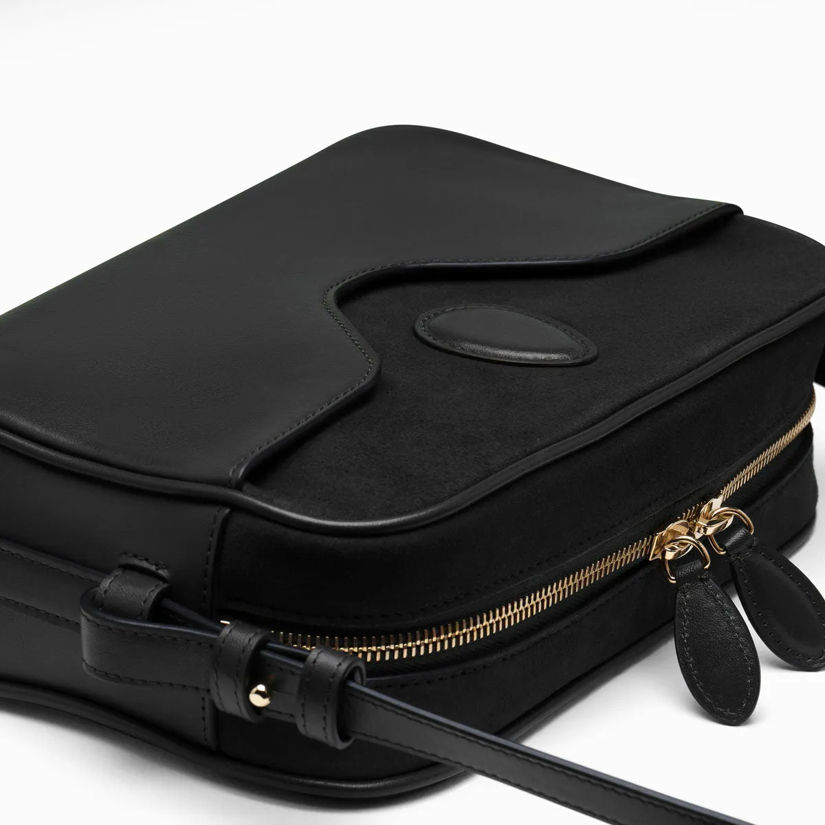 LEO sold by NEOUS product image thumbnail 3