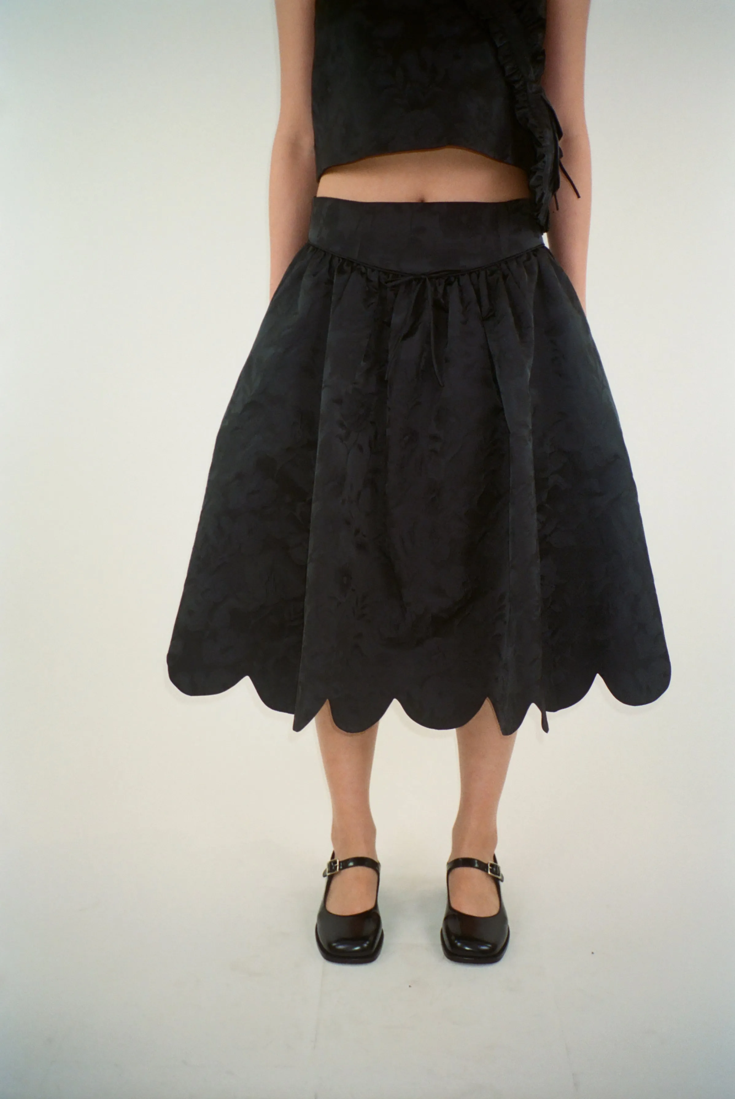 deres Greta / first step skirt （BLACK） GRETA SKIRT IN BLACK | Parallel