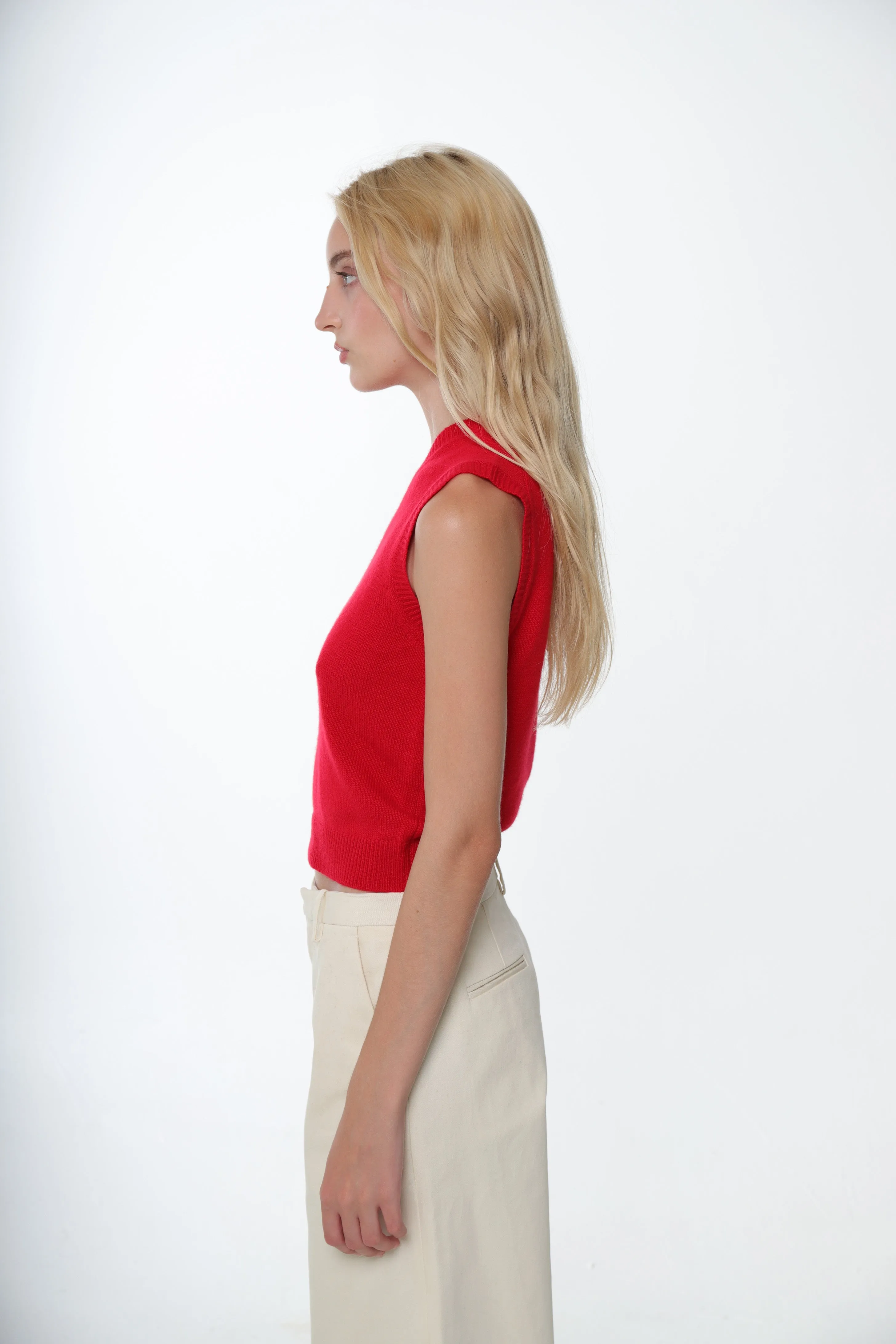 CASHMERE SHRUNKEN VEST IN RED sold by Sandy Liang product image thumbnail 3