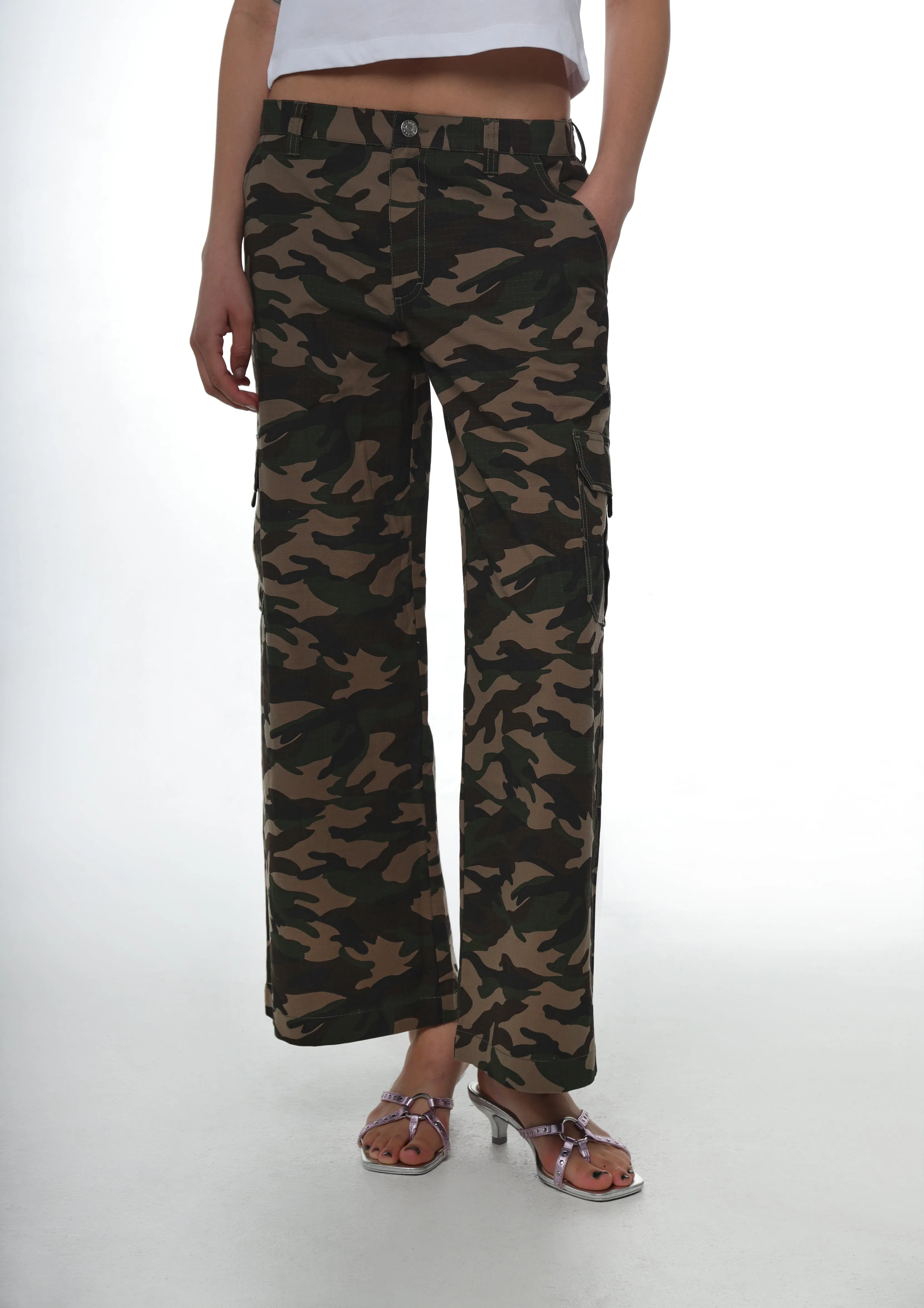 SORANO PANT sold by Sandy Liang product image thumbnail 4