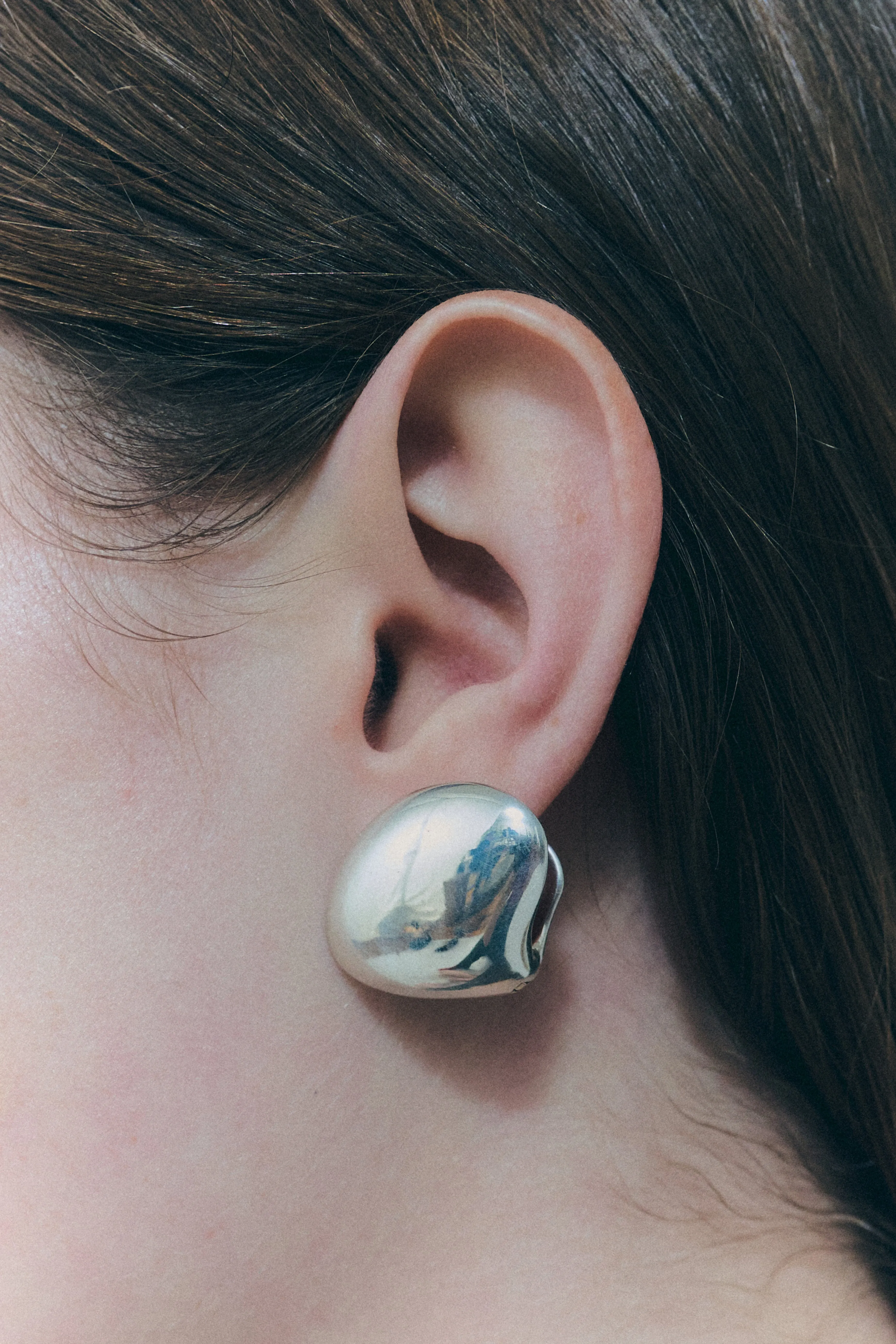 CLAMPSHELL EARRINGS sold by Sandy Liang product image thumbnail 3