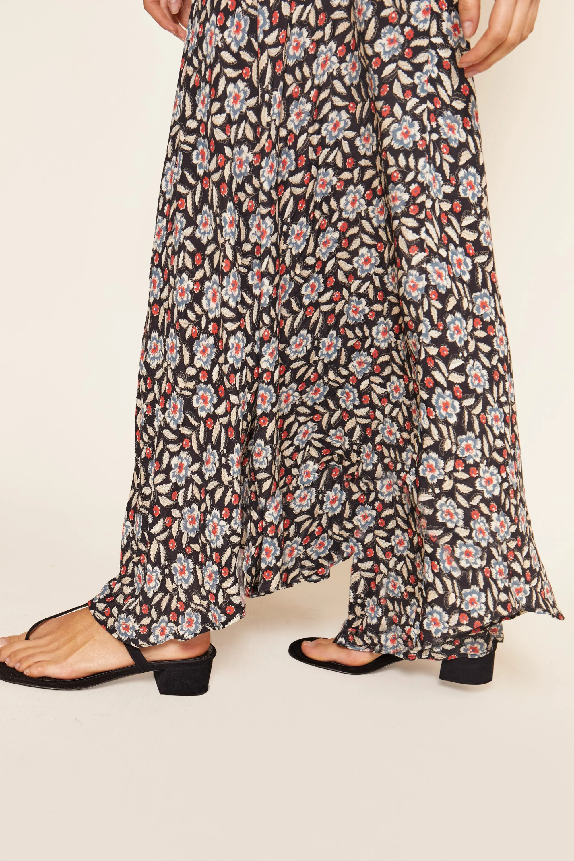 Amina - Carnation Slate sold by RIXO product image thumbnail 5