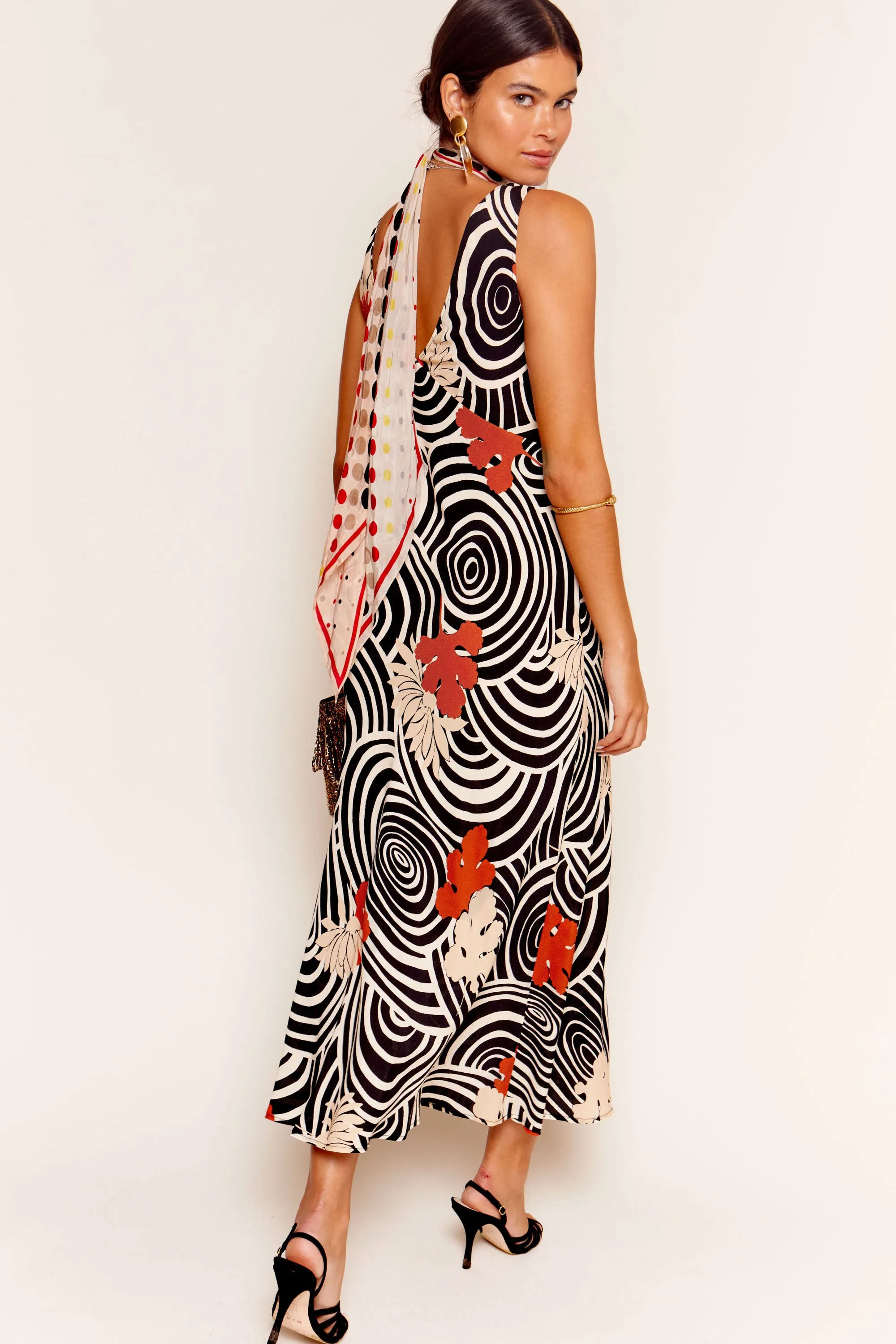 Sandrine - Swirl Daisy Black sold by RIXO product image thumbnail 2