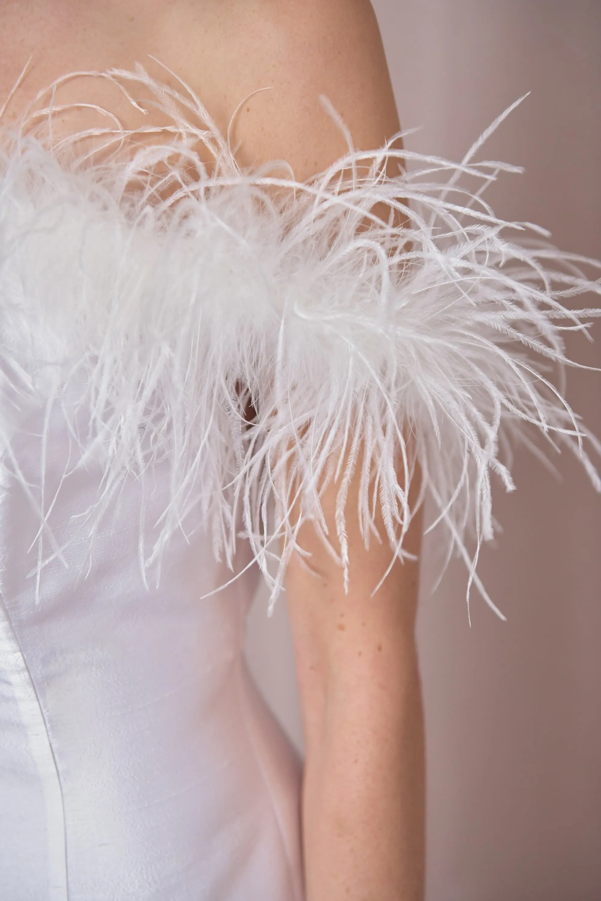 Lena - Feather Ivory sold by RIXO product image thumbnail 4