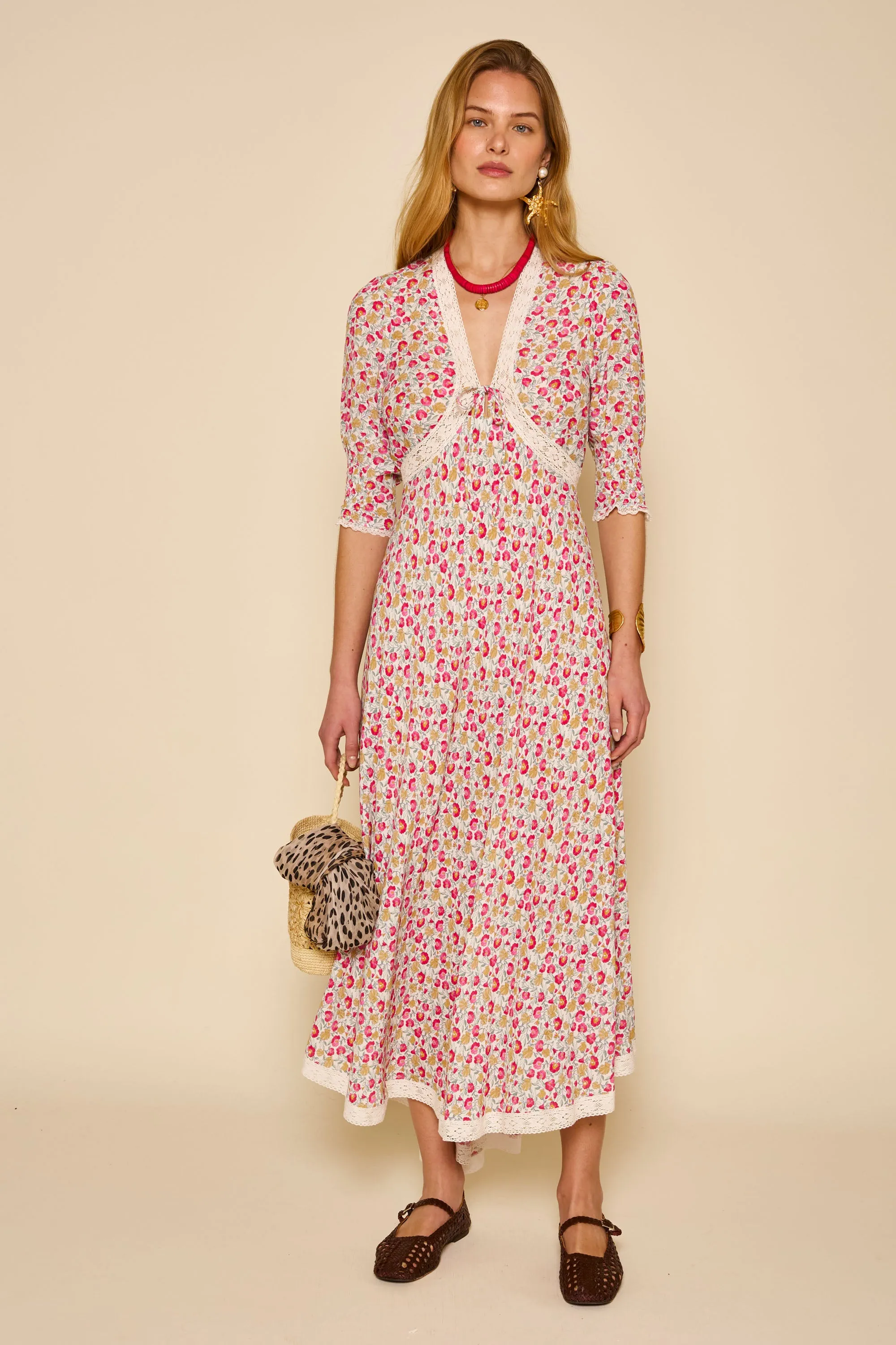 Amina - Shell Pansy Ivory sold by RIXO product image thumbnail 4