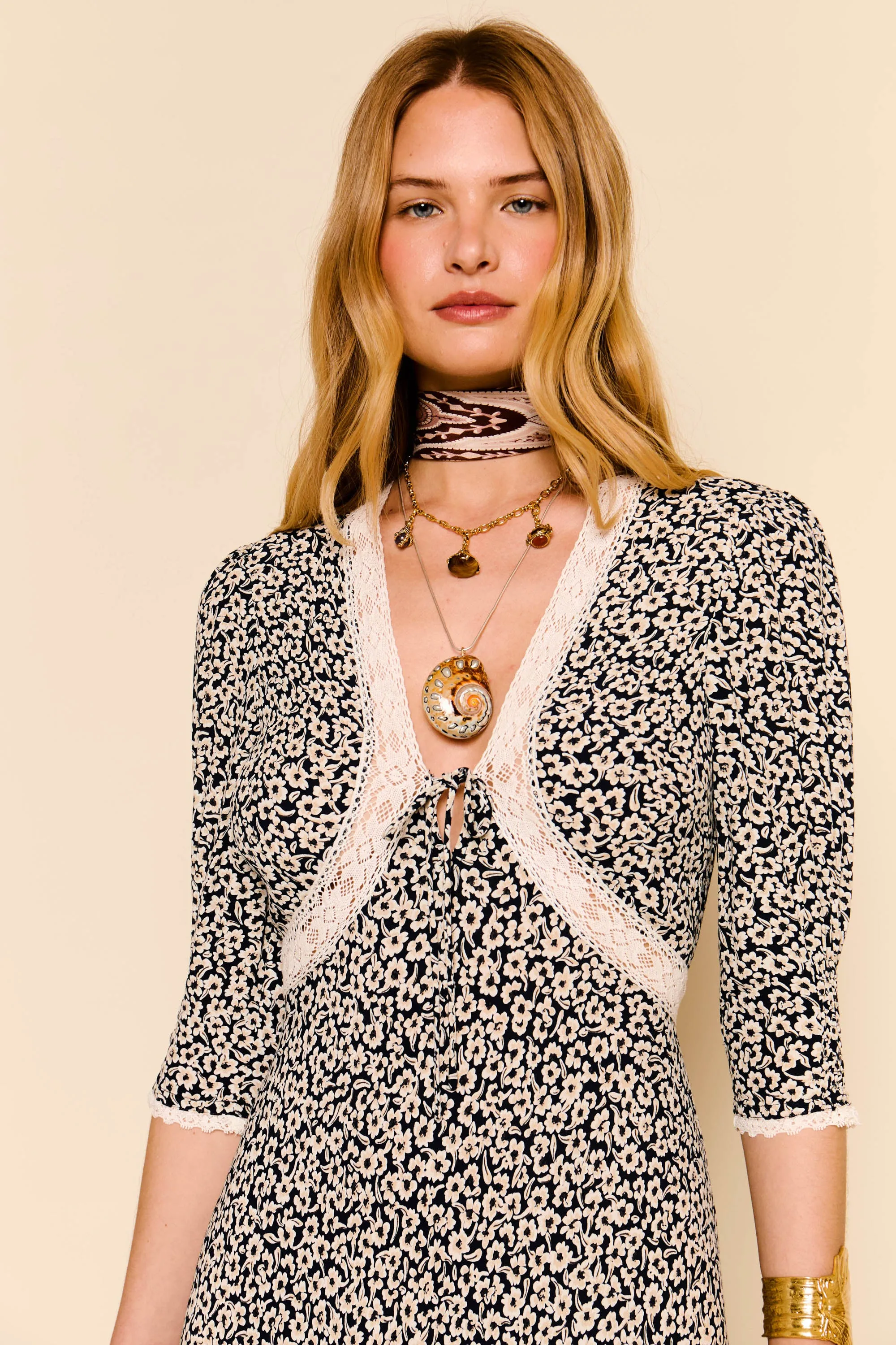 Amina - English Daisy Deep Navy sold by RIXO product image thumbnail 2