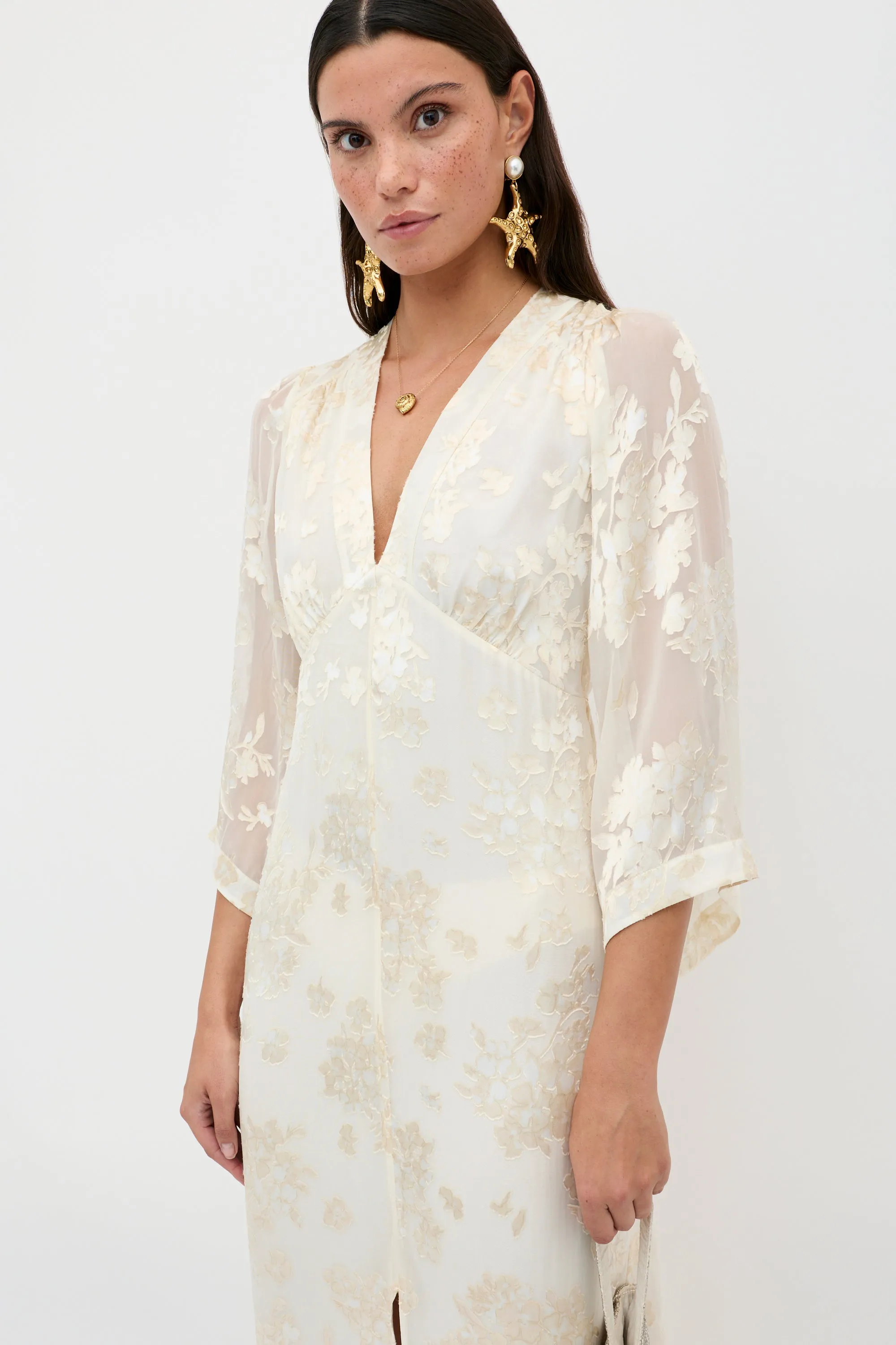 Dahlia - Bouquet Devore Cream sold by RIXO product image thumbnail 2