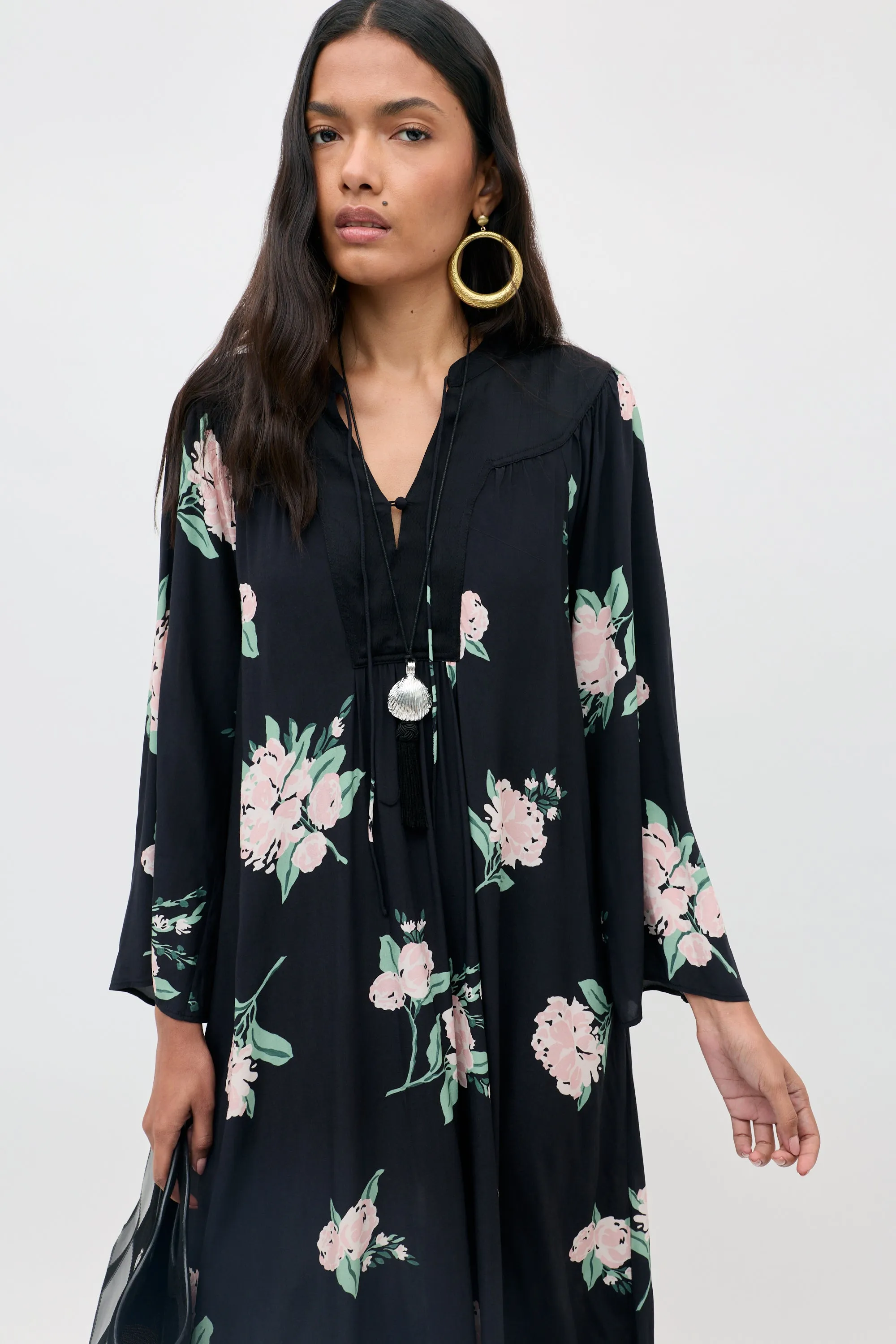 Lucilla - Peonies Scatter Black sold by RIXO