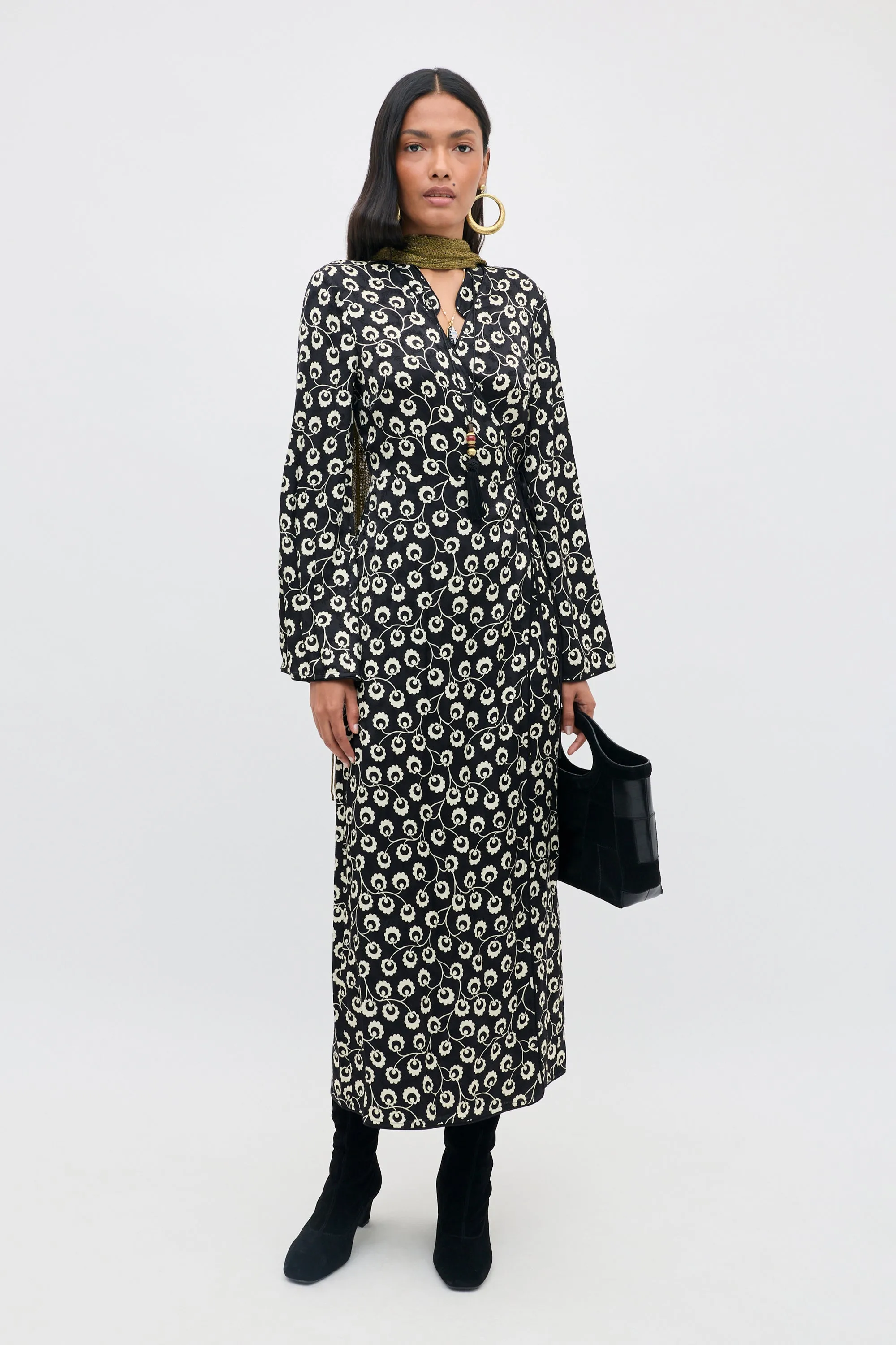 Cindy - Wishing Floral Black sold by RIXO product image thumbnail 5