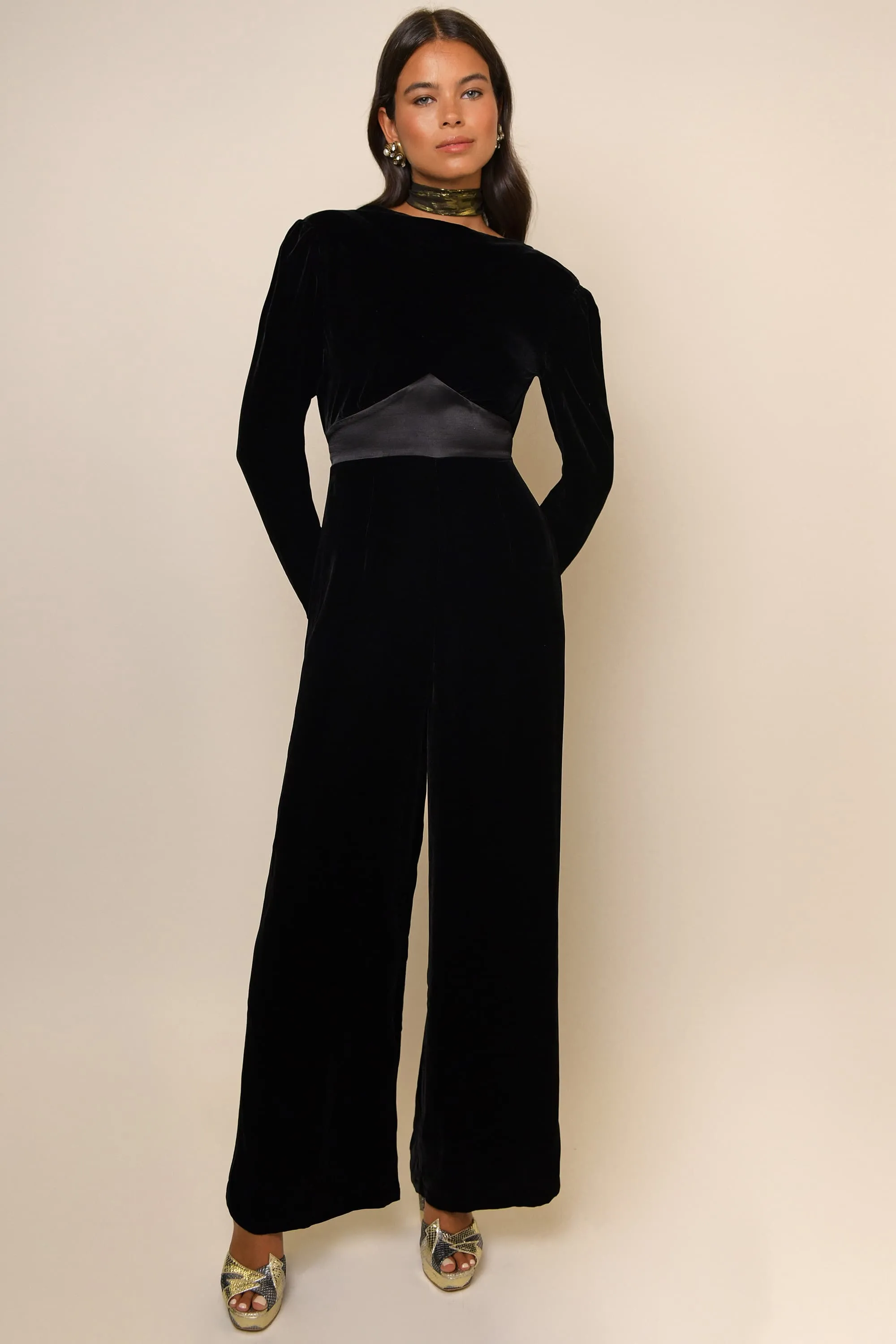 Beatrix - Black sold by RIXO