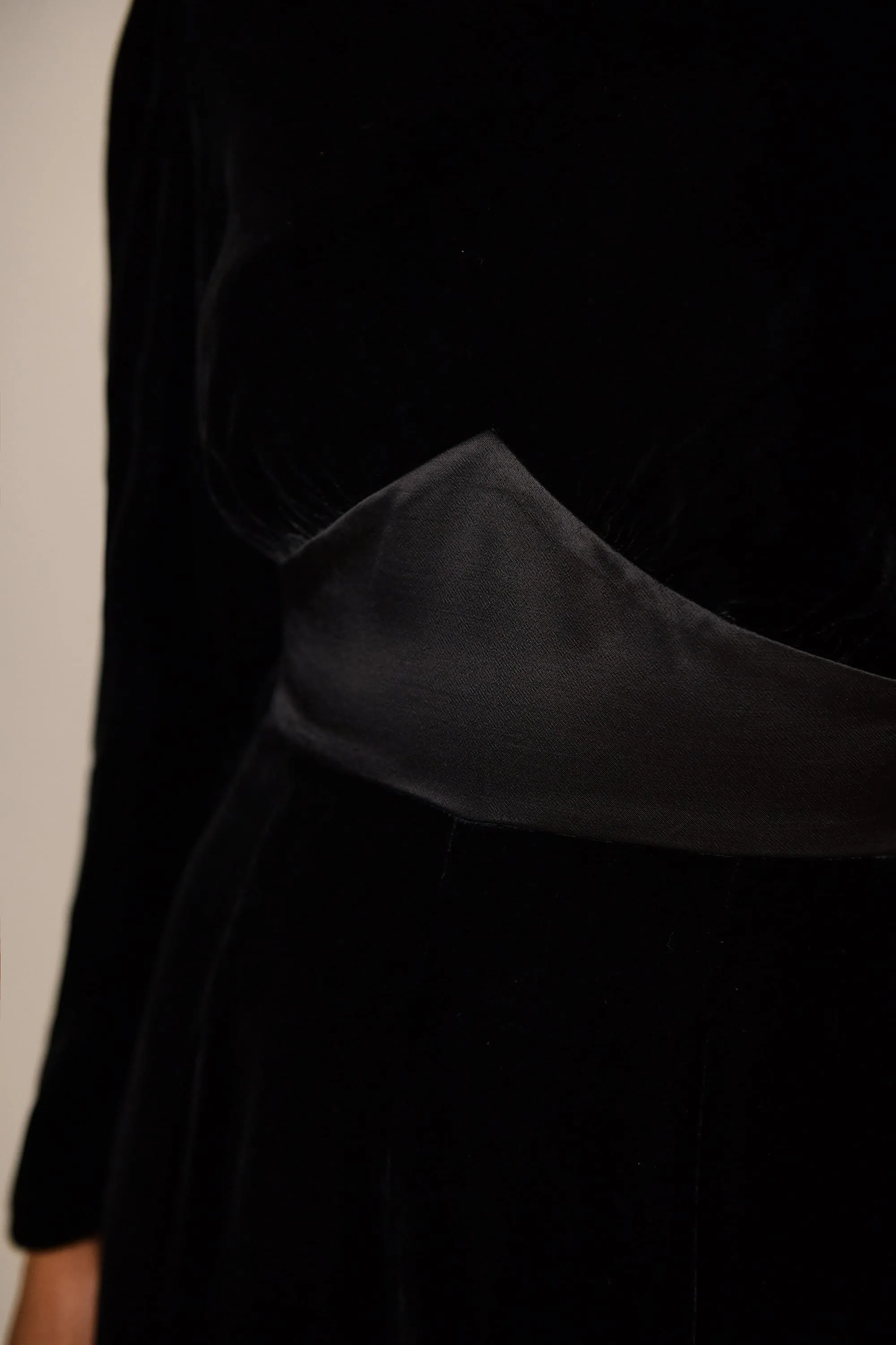 Beatrix - Black sold by RIXO product image thumbnail 4