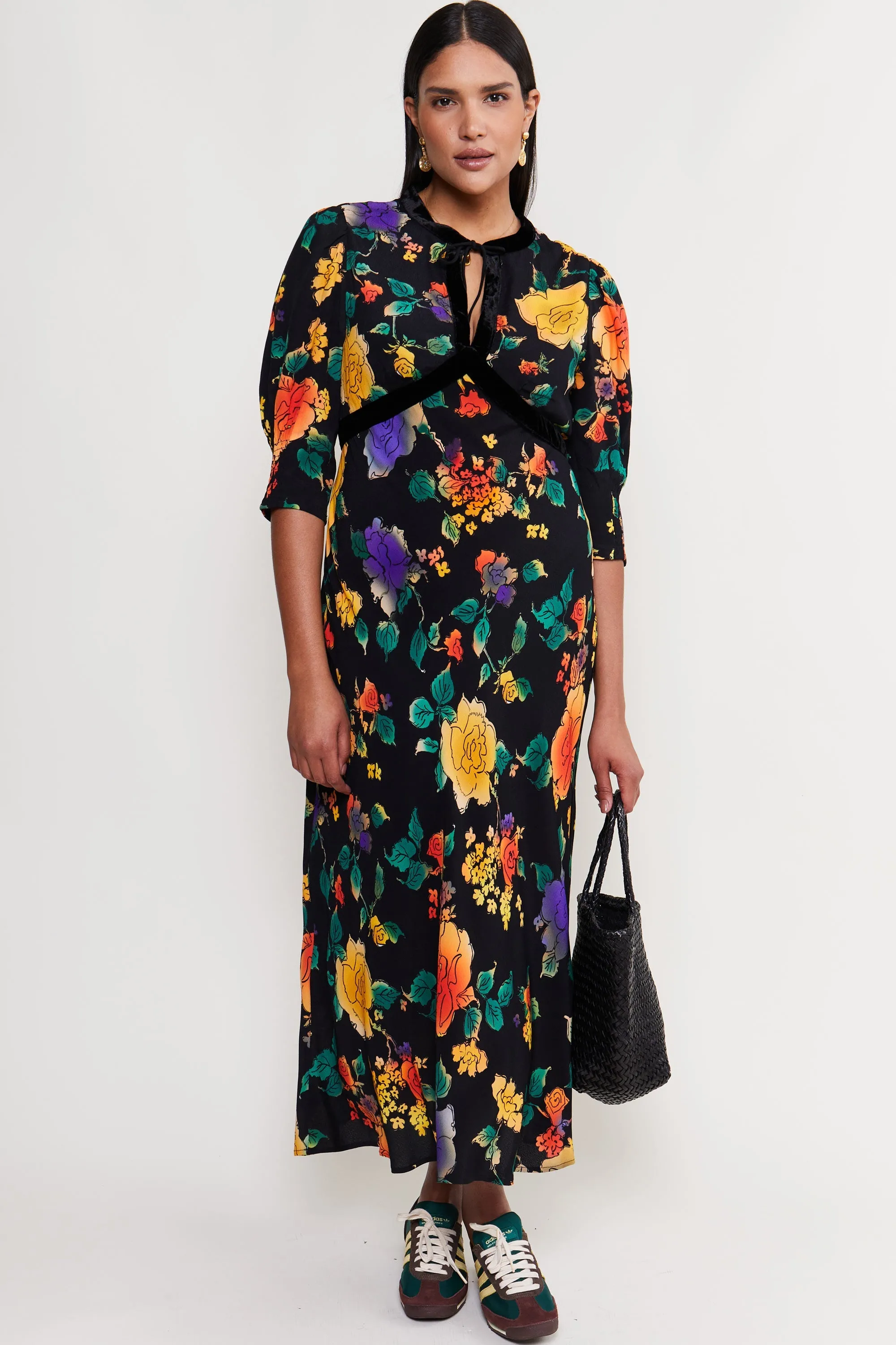 Petra - Bloom Black sold by RIXO product image thumbnail 2