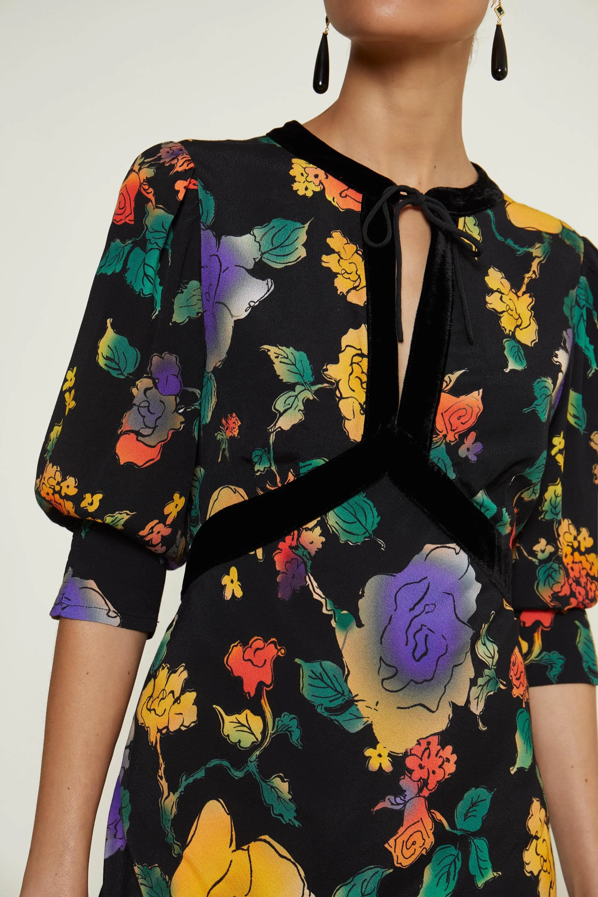 Petra - Bloom Black sold by RIXO product image thumbnail 3