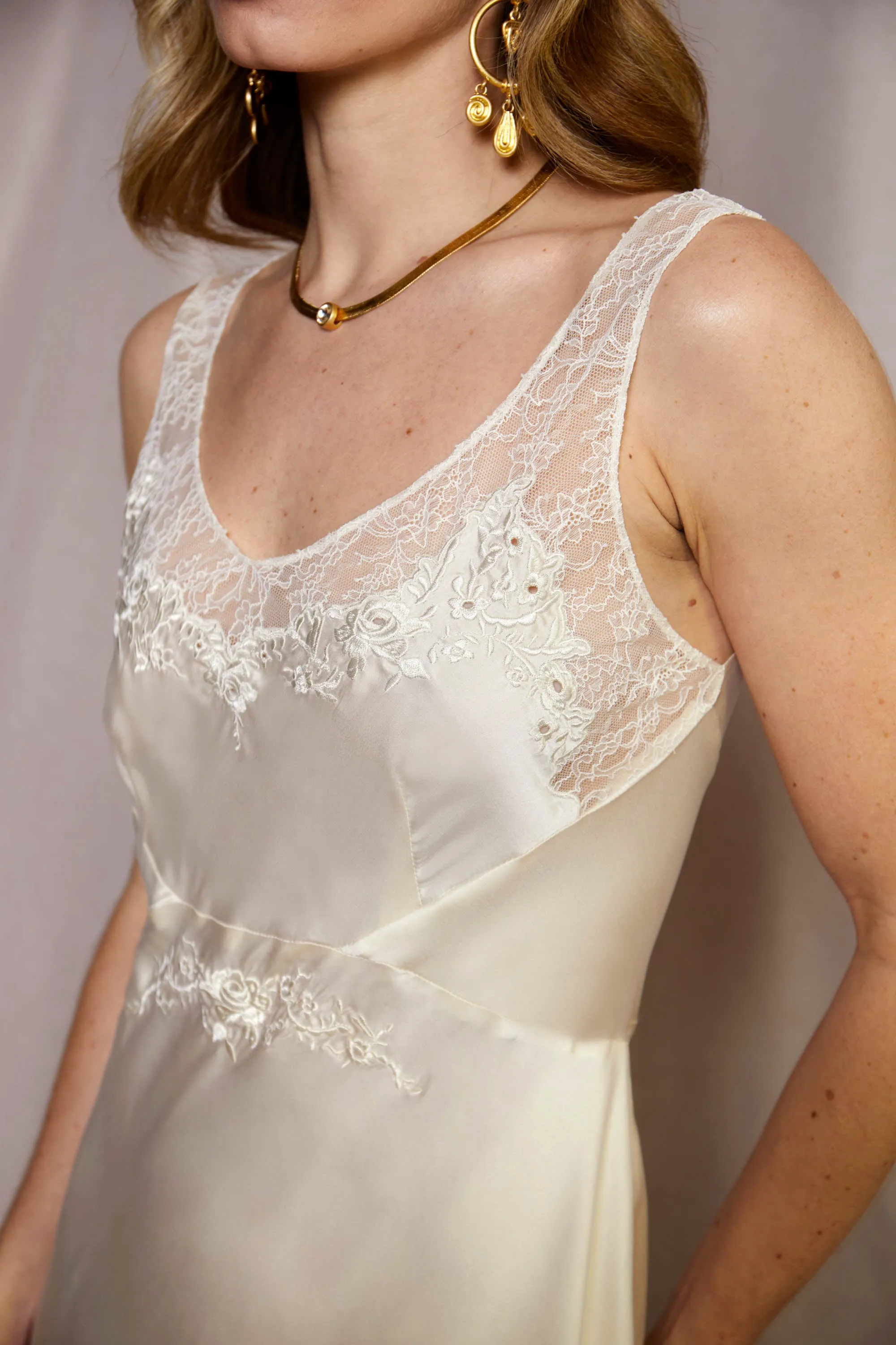 Aurele - Champagne sold by RIXO product image thumbnail 2