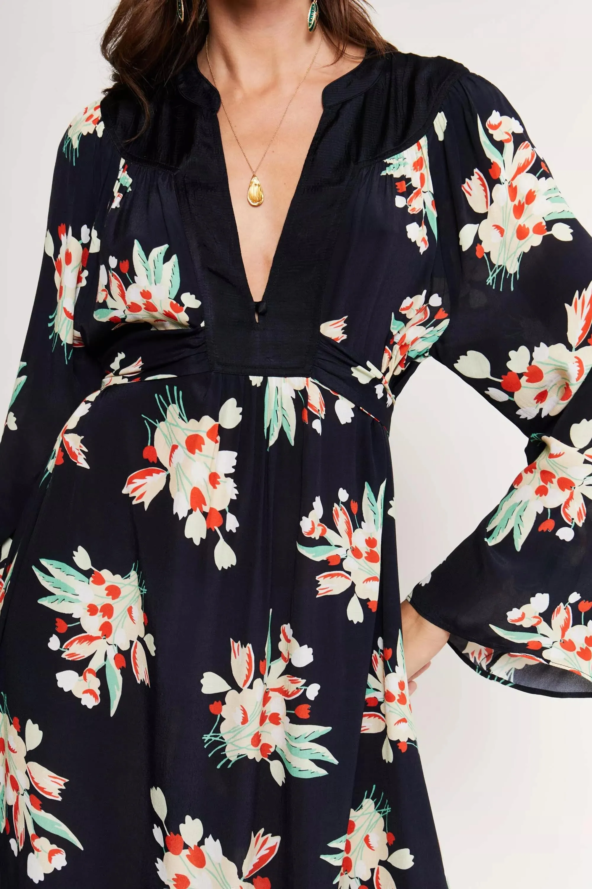 Anela - Tulip Cloud Black sold by RIXO