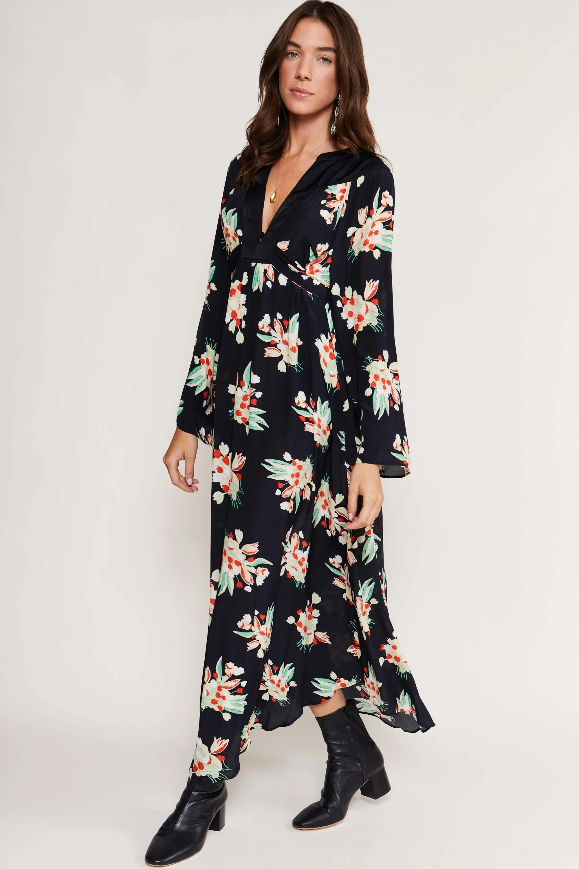 Anela - Tulip Cloud Black sold by RIXO product image thumbnail 3