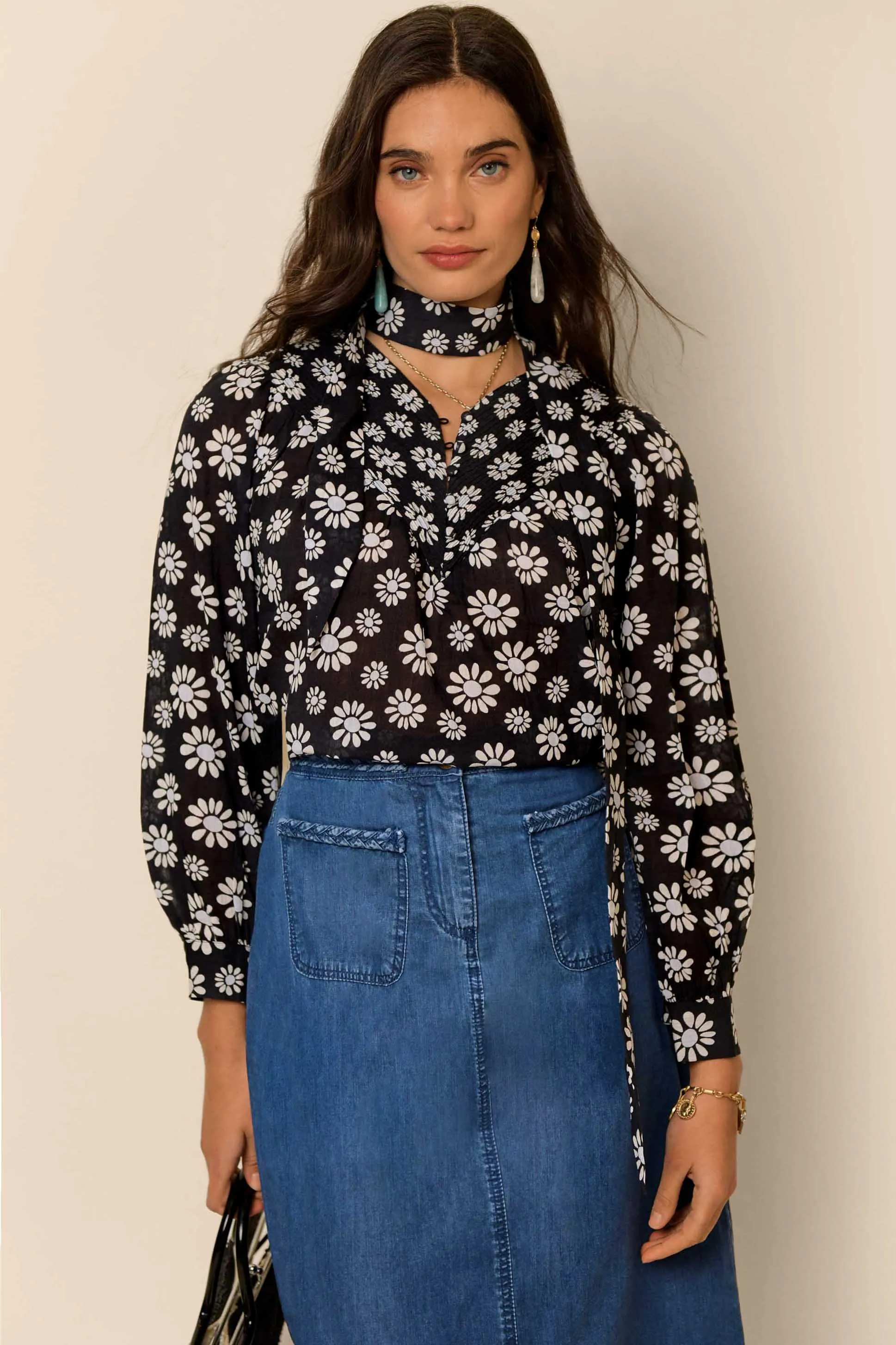 Dawson - Block Daisy sold by RIXO