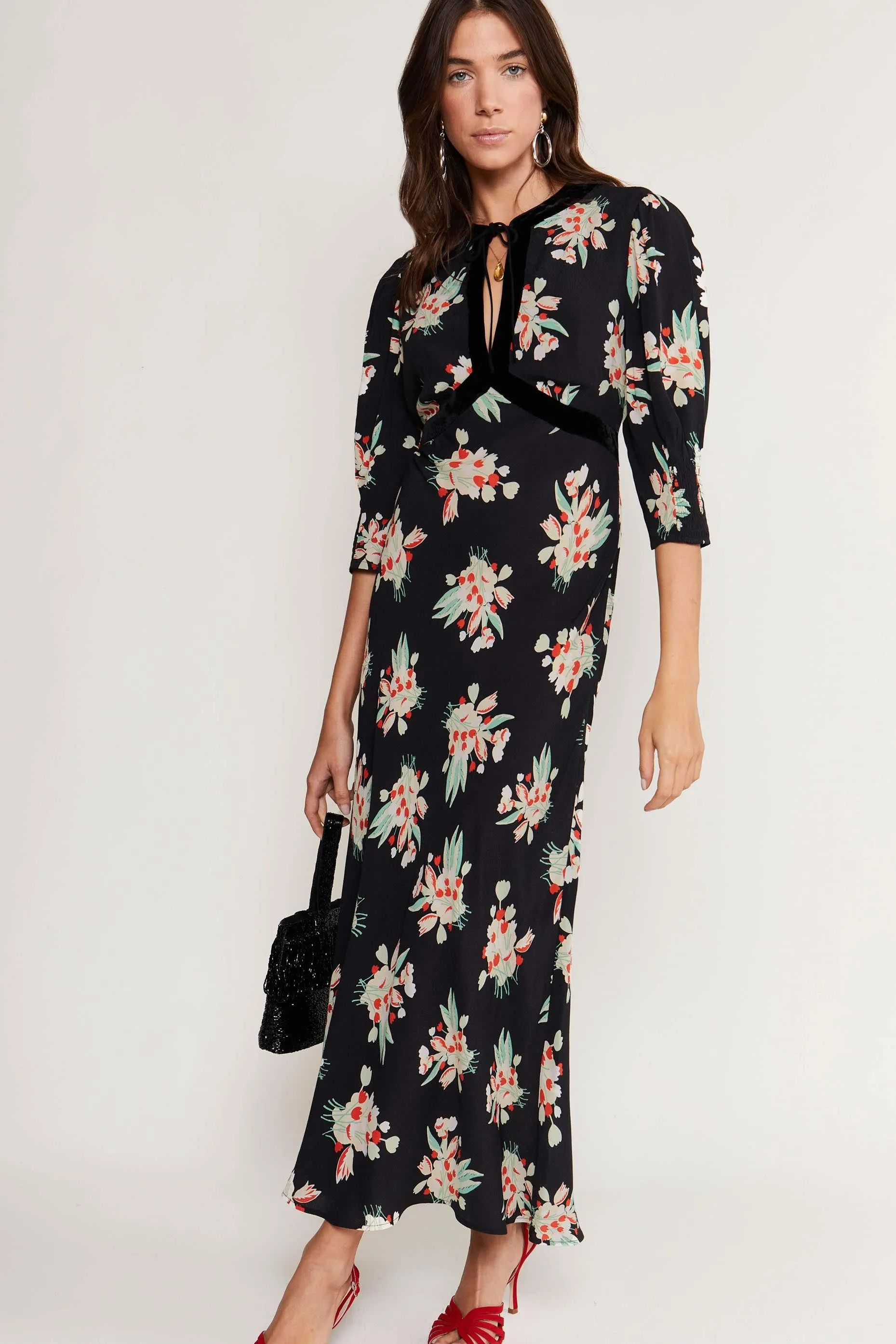 Petra - Tulip Cloud Black sold by RIXO