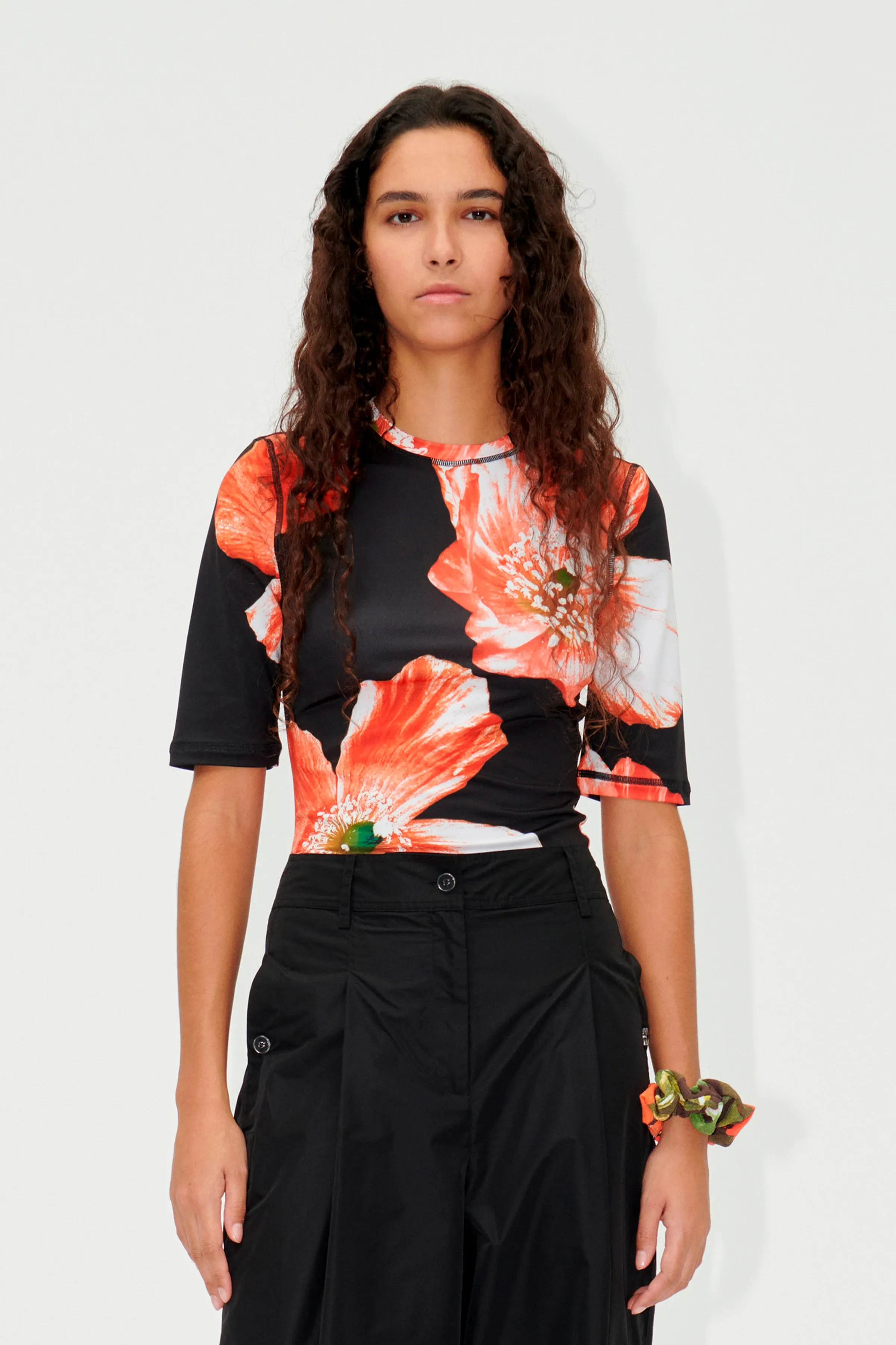 SGMinerva T-shirt - Opium Poppies sold by STINE GOYA