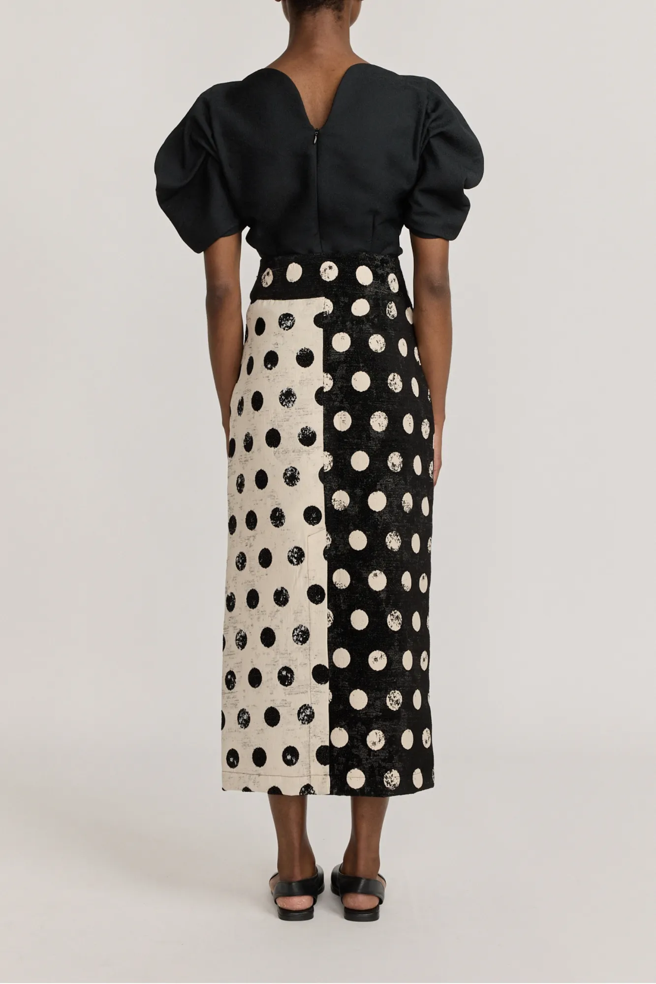 Black & white pencil skirt with circular pockets and button details sold by DESTREE product image thumbnail 3