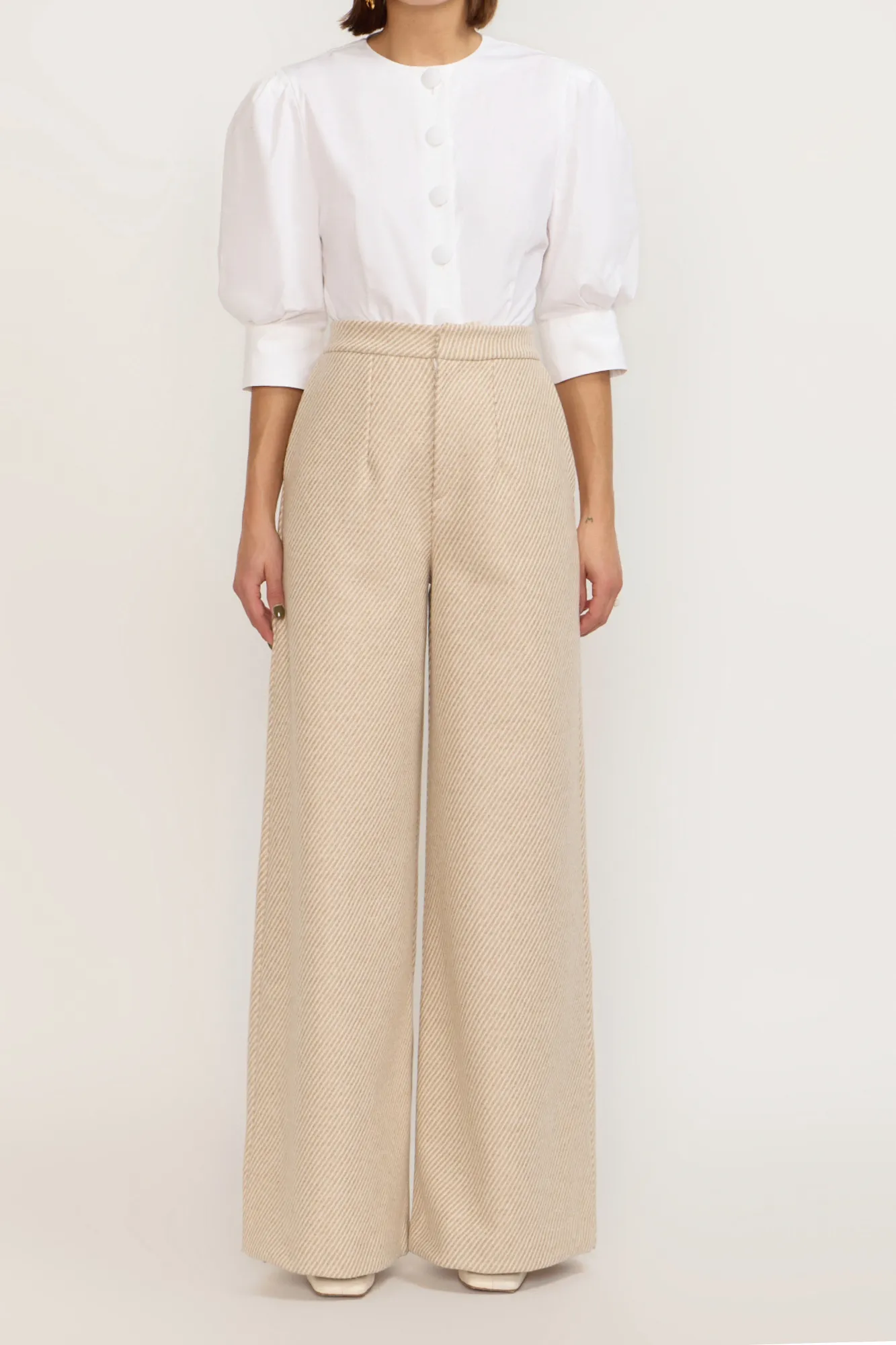 Diagonal beige wide-leg pants with a tailored fit sold by DESTREE product image thumbnail 3