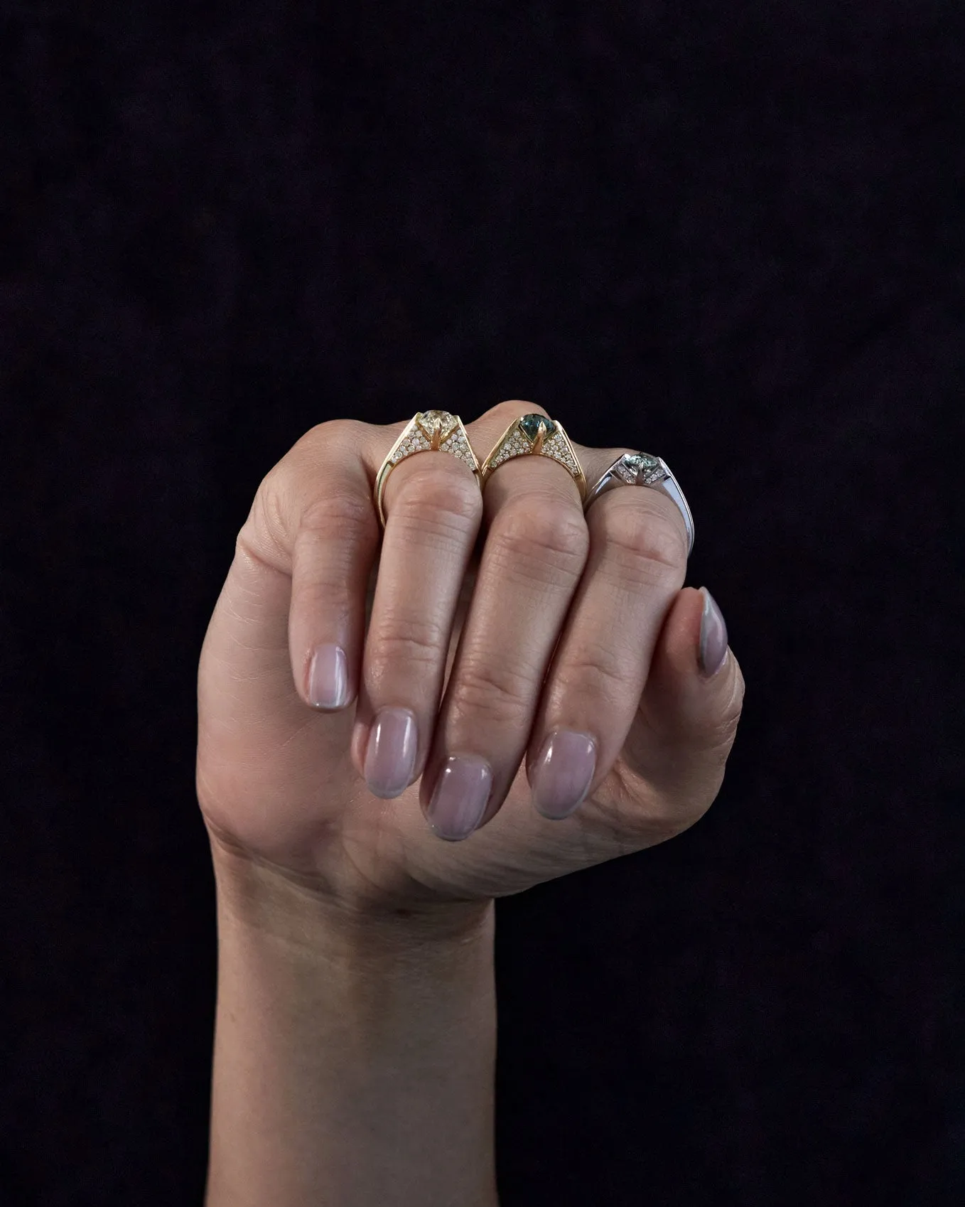 Minimalist Rise Ring Sapphire sold by Bliss Lau product image thumbnail 4