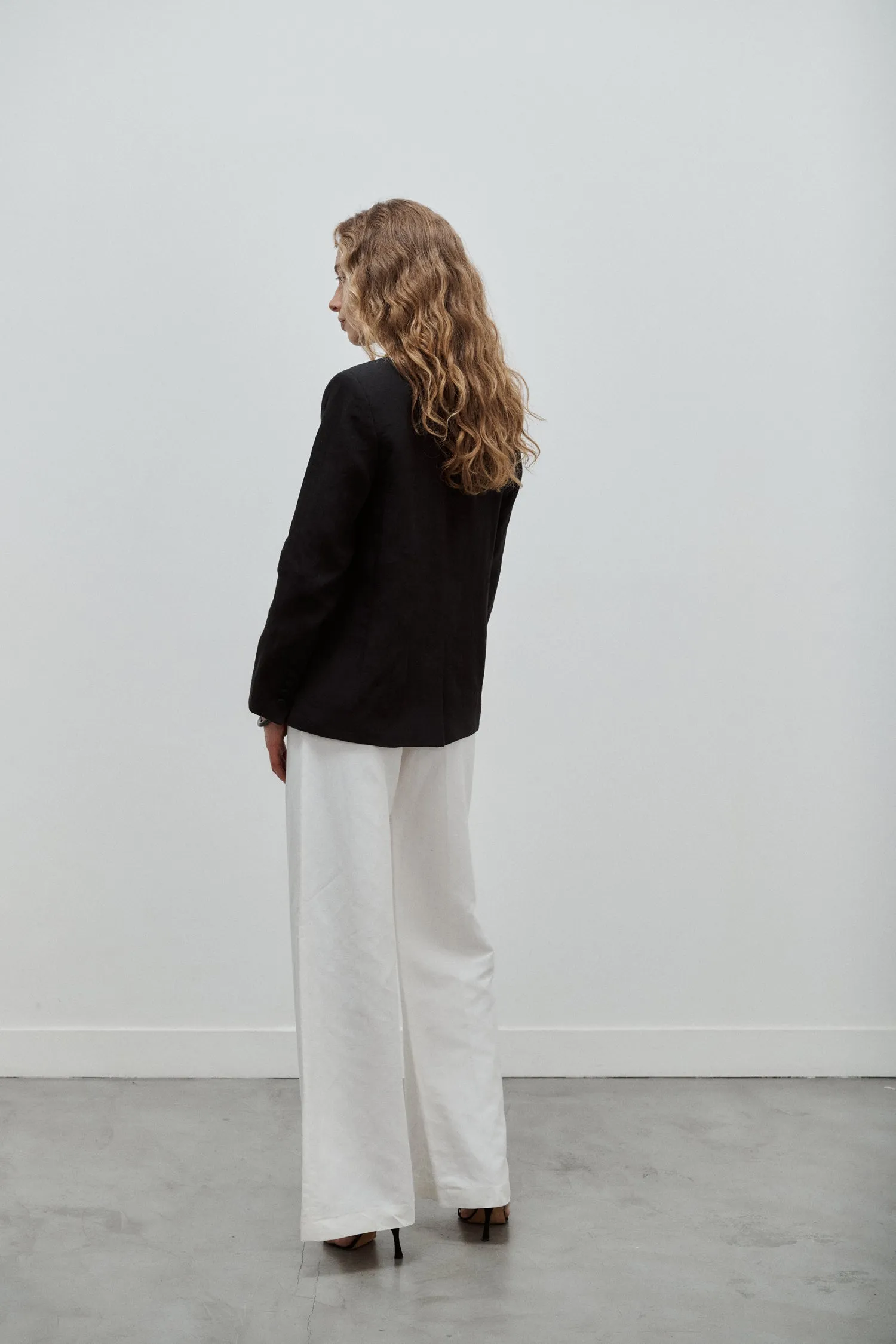 Veste de Tailleur Lauren Toile de Lin Lavé Noir sold by Facettes Studio product image thumbnail 5