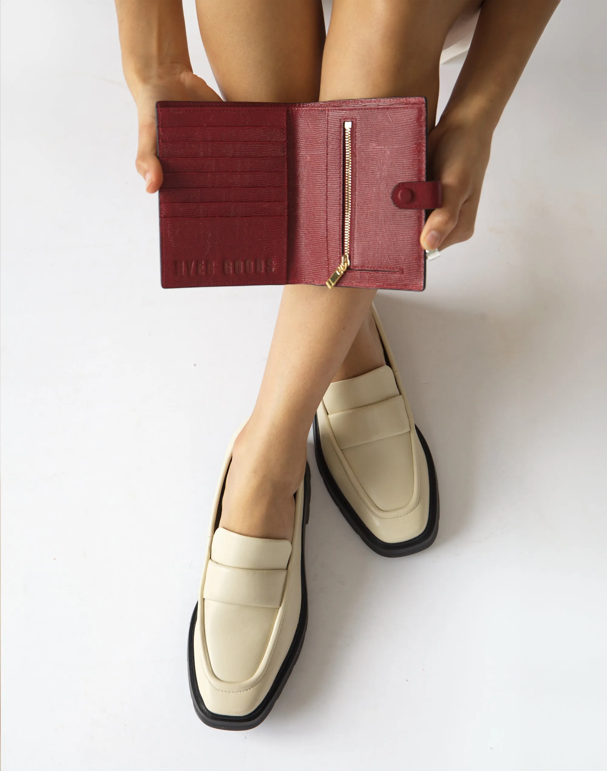 Luxe Traveler's Wallet with Coin Pocket sold by HYER GOODS product image thumbnail 2