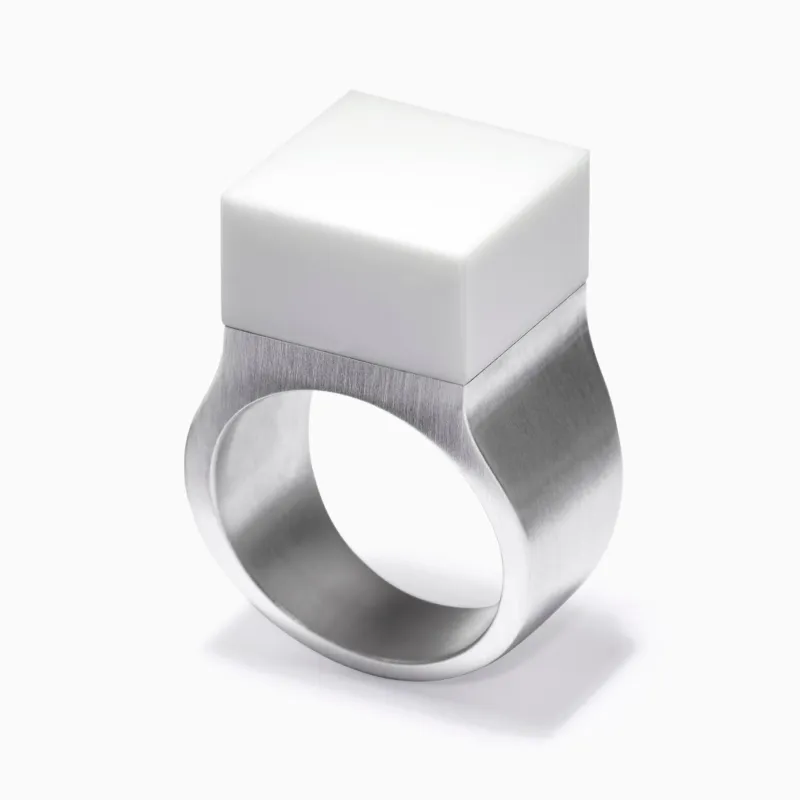 Vector White Agate Ring sold by MING YU WANG