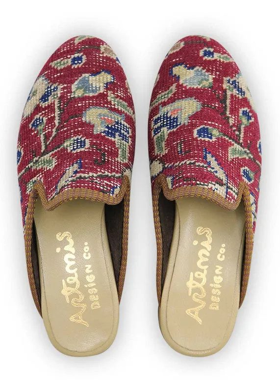 Women's Carpet Slippers - Size 8 sold by Ocelot Market