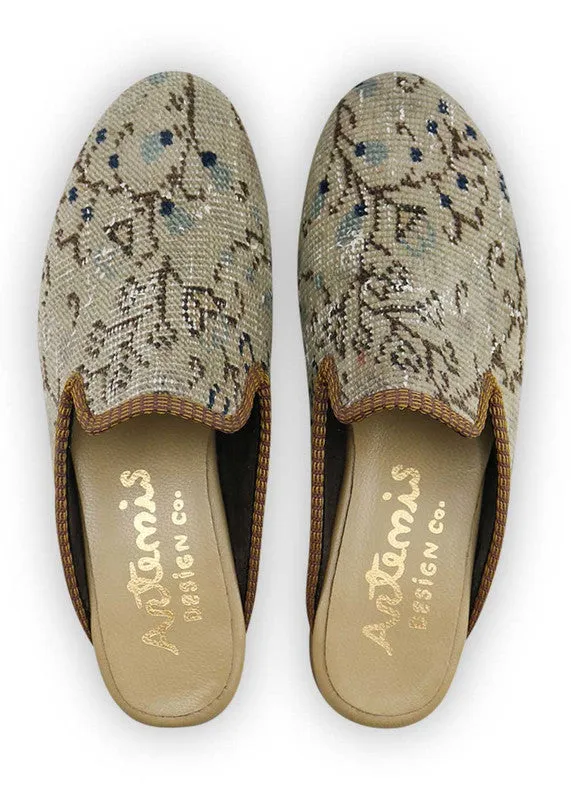 Women's Carpet Slippers - Size 9 sold by Ocelot Market