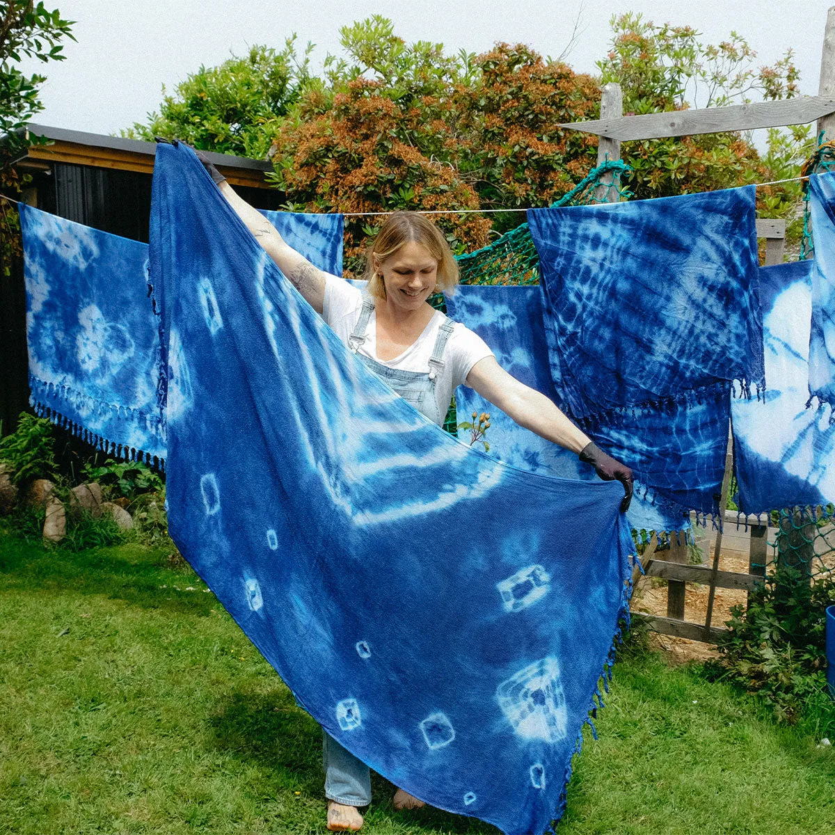 Indigo Tie Dye Kit sold by SLOWTIDE product image thumbnail 3