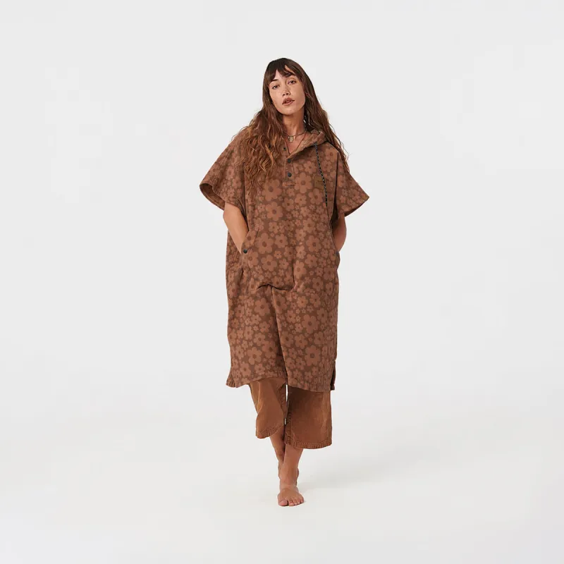 Ginny Extra-Warm Poncho - Toast made by SLOWTIDE