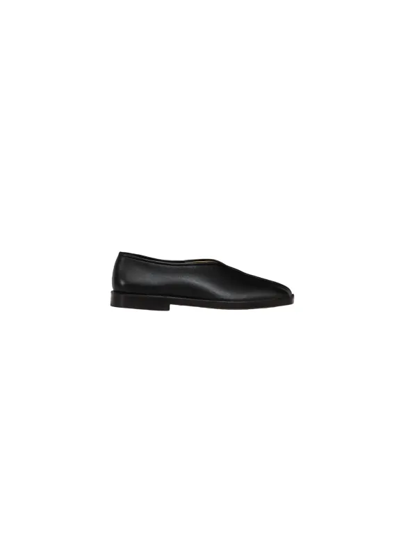 Women's Flat Piped Slippers (Black/Dark Chocolate) sold by TONS