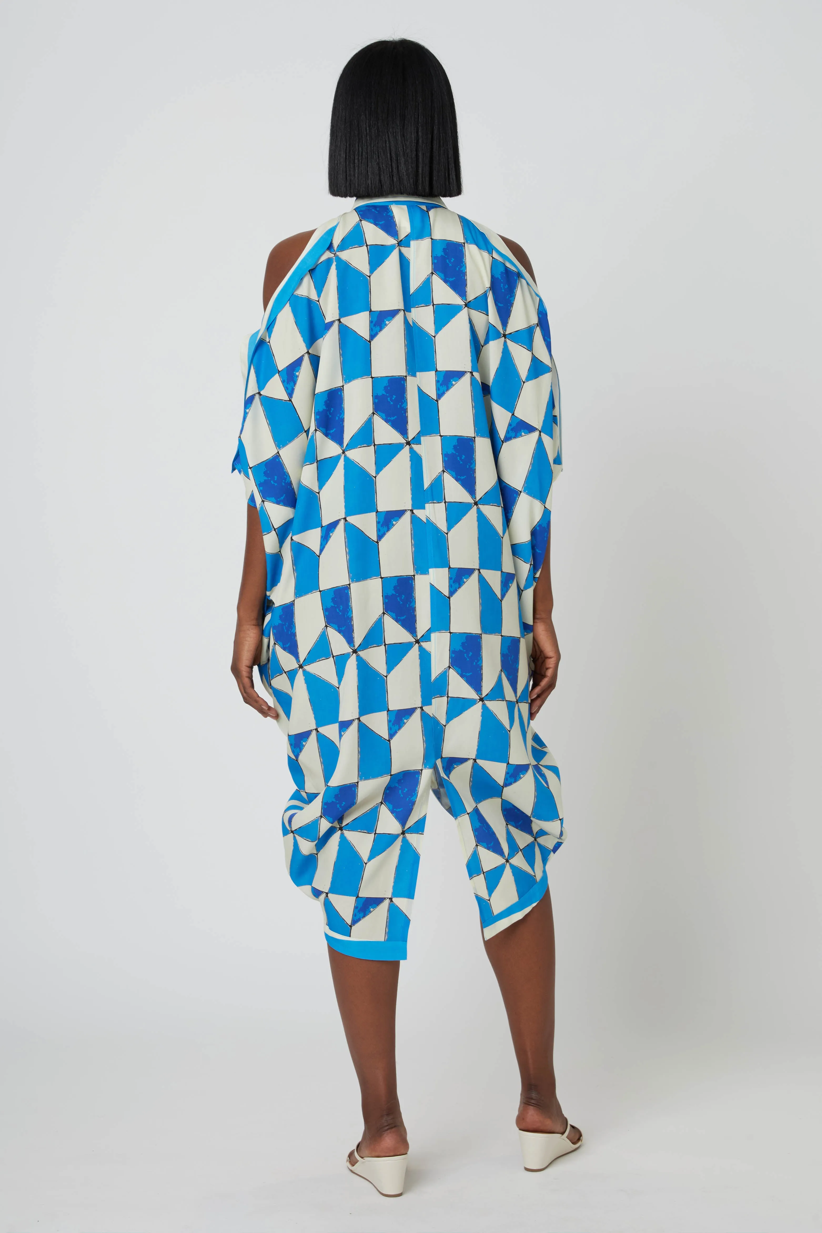 Cold Shoulder Cocoon sold by Hope for Flowers product image thumbnail 3