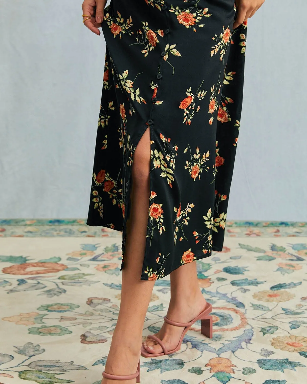 The Black V Neck Floral Short Sleeve Maxi Dress sold by rihoas product image thumbnail 4