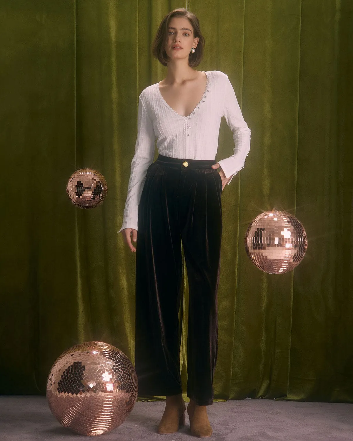 The White V Neck Lace Trim Textured Tee sold by rihoas product image thumbnail 2