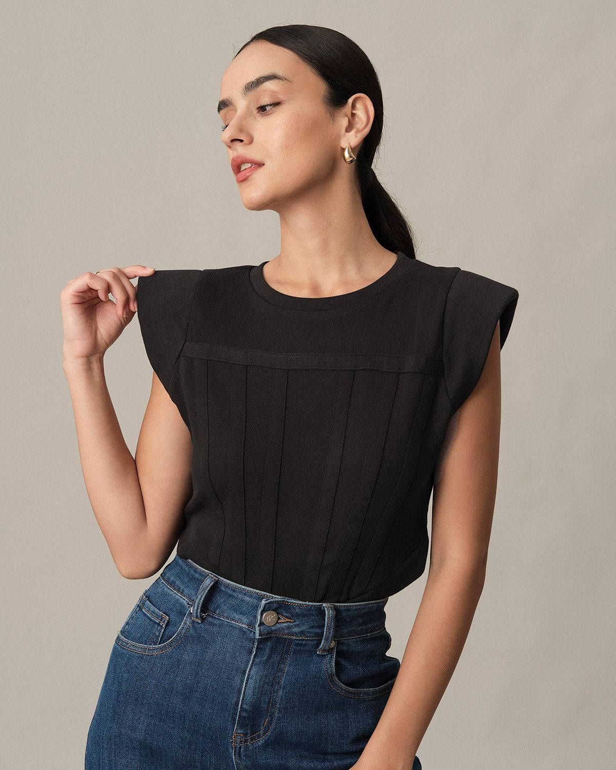 The Solid Color Seam Crop Tank Top sold by rihoas