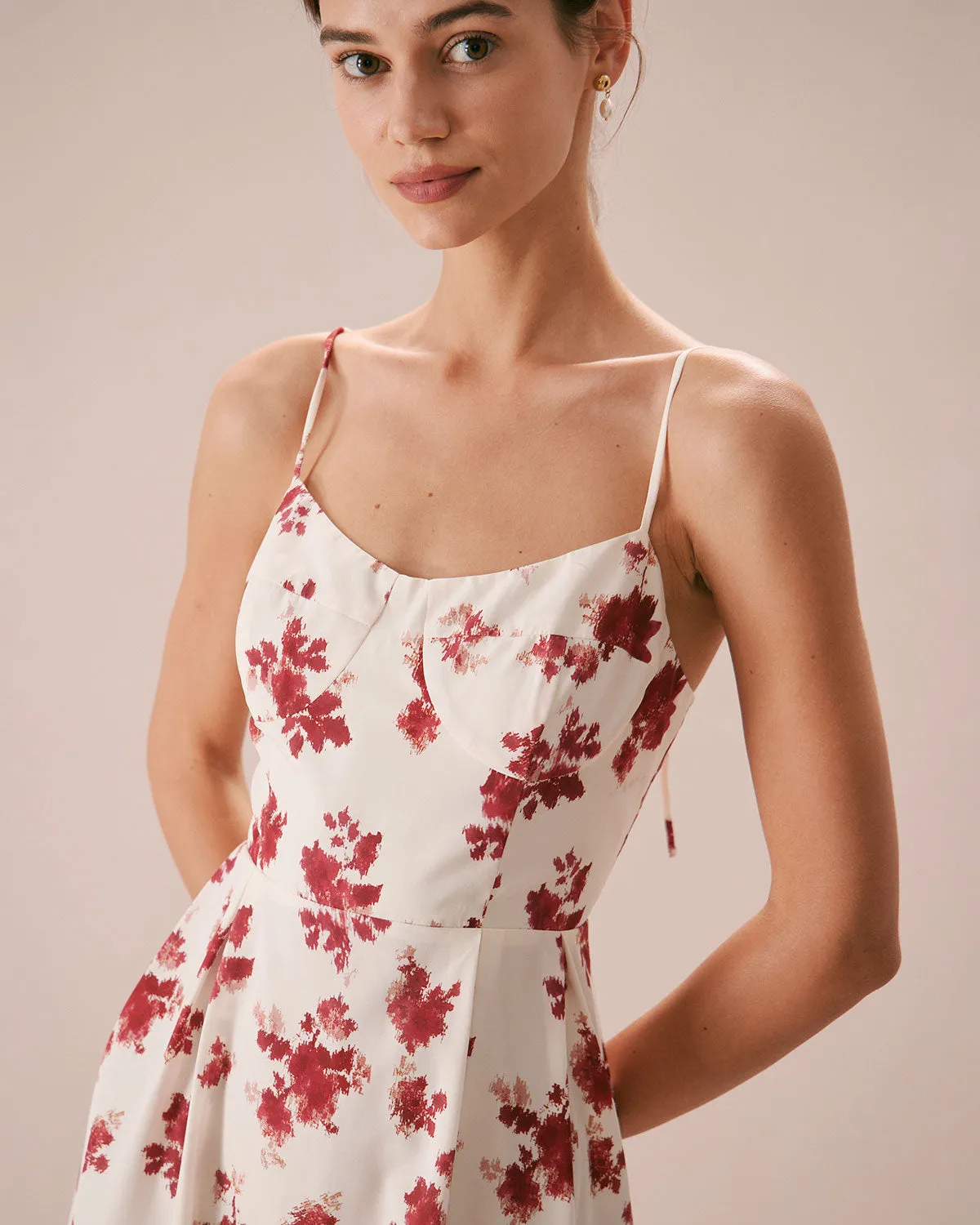 The Red Floral Sweetheart Neck Midi Dress sold by rihoas product image thumbnail 2