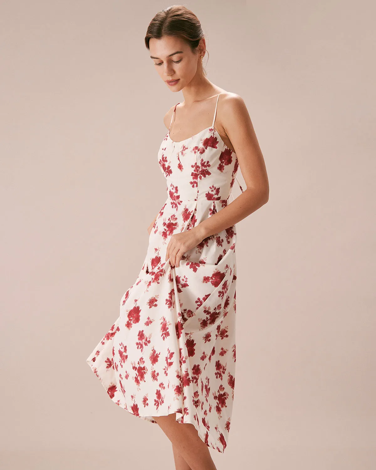 The Red Floral Sweetheart Neck Midi Dress sold by rihoas product image thumbnail 4