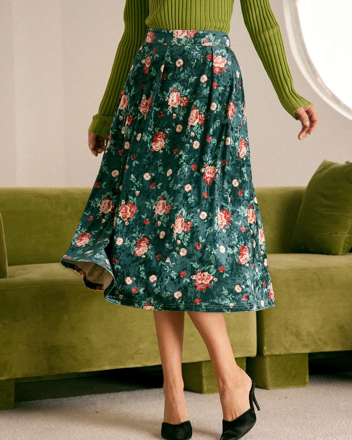 The Green Elastic Waist Floral Velvet Midi Skirt sold by rihoas product image thumbnail 2