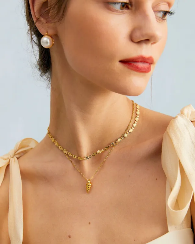 The Gold Geometric Flower Charm Necklace sold by rihoas