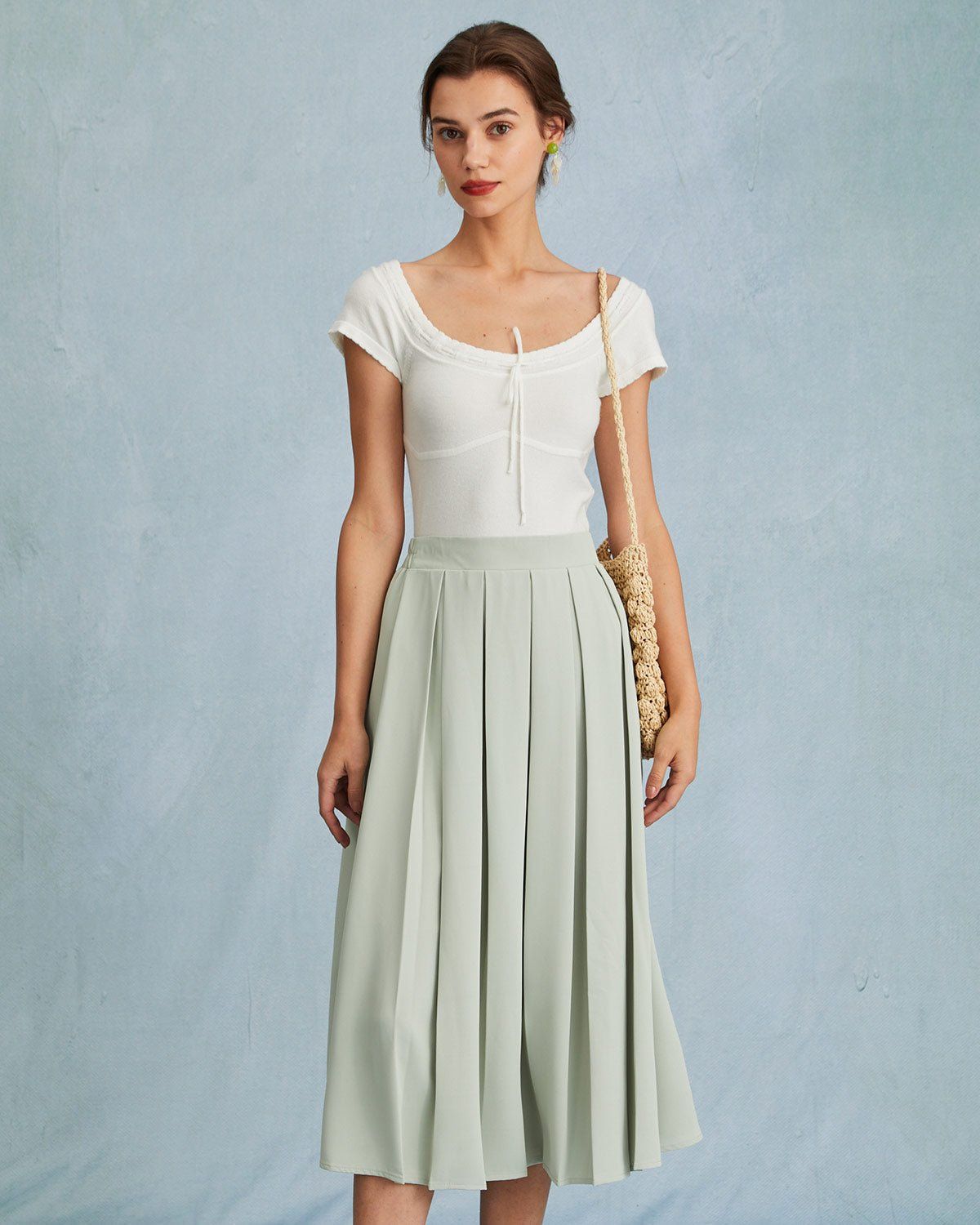 The White Scoop Neck Short Sleeve Knit Tee sold by rihoas product image thumbnail 3