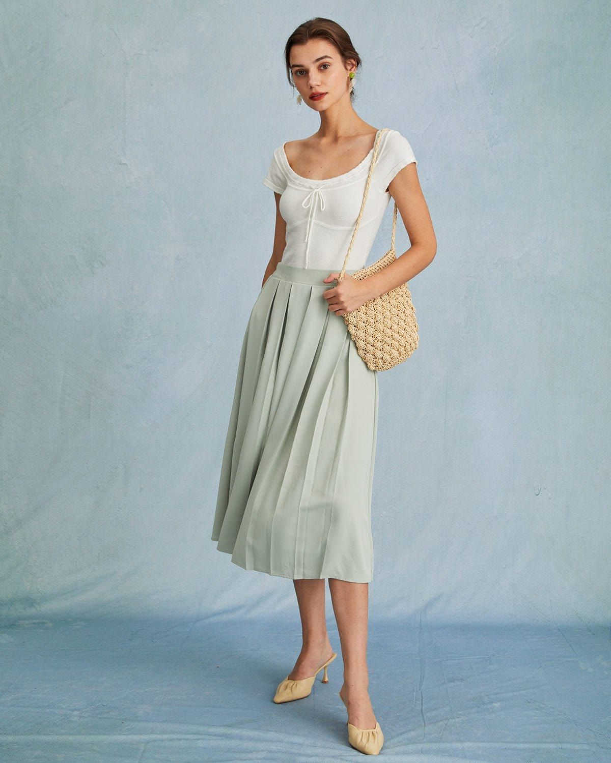 The White Scoop Neck Short Sleeve Knit Tee sold by rihoas product image thumbnail 4