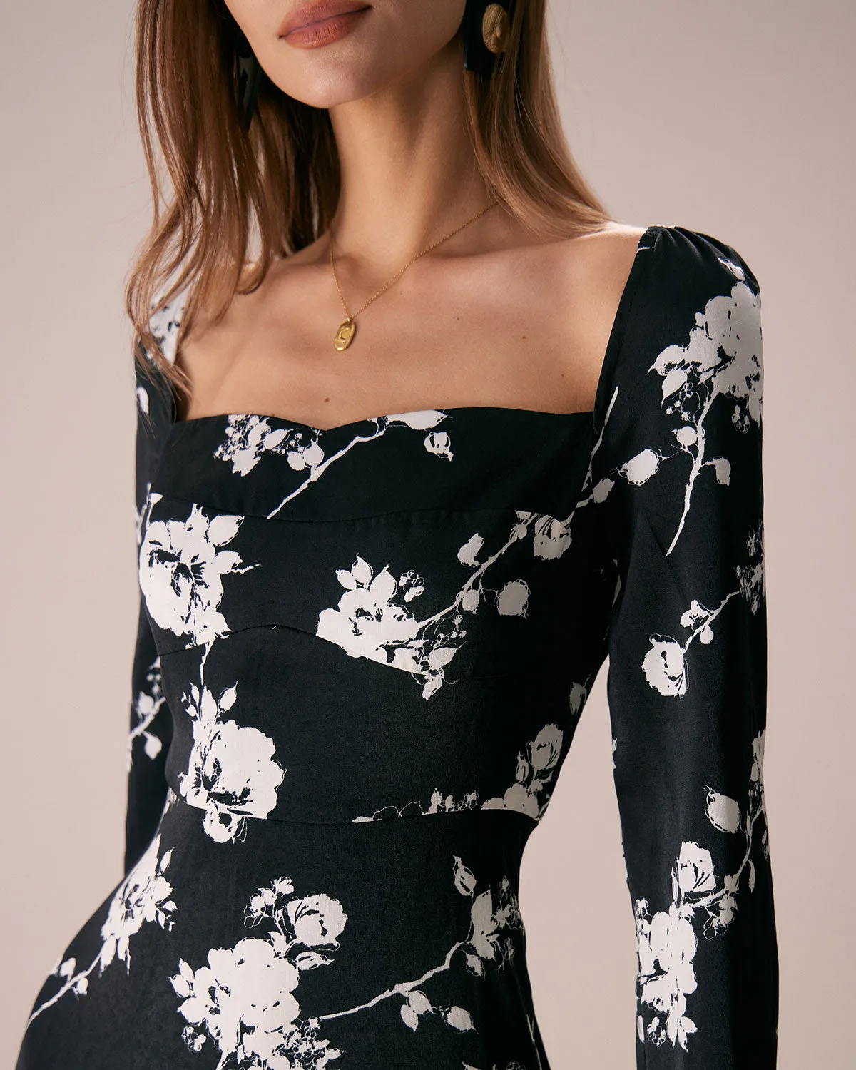 The Black Sweetheart Neck Floral Midi Dress sold by rihoas product image thumbnail 5