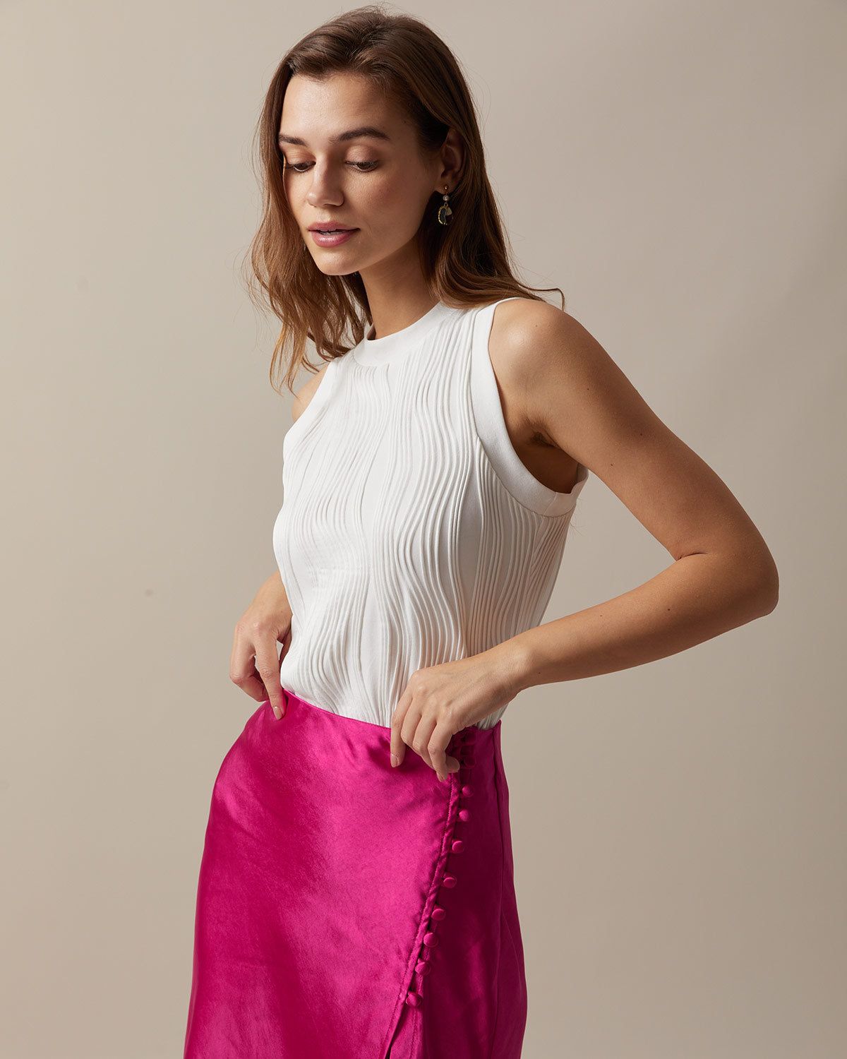 The White Wave Textured Sleeveless Tank Top sold by rihoas product image thumbnail 3